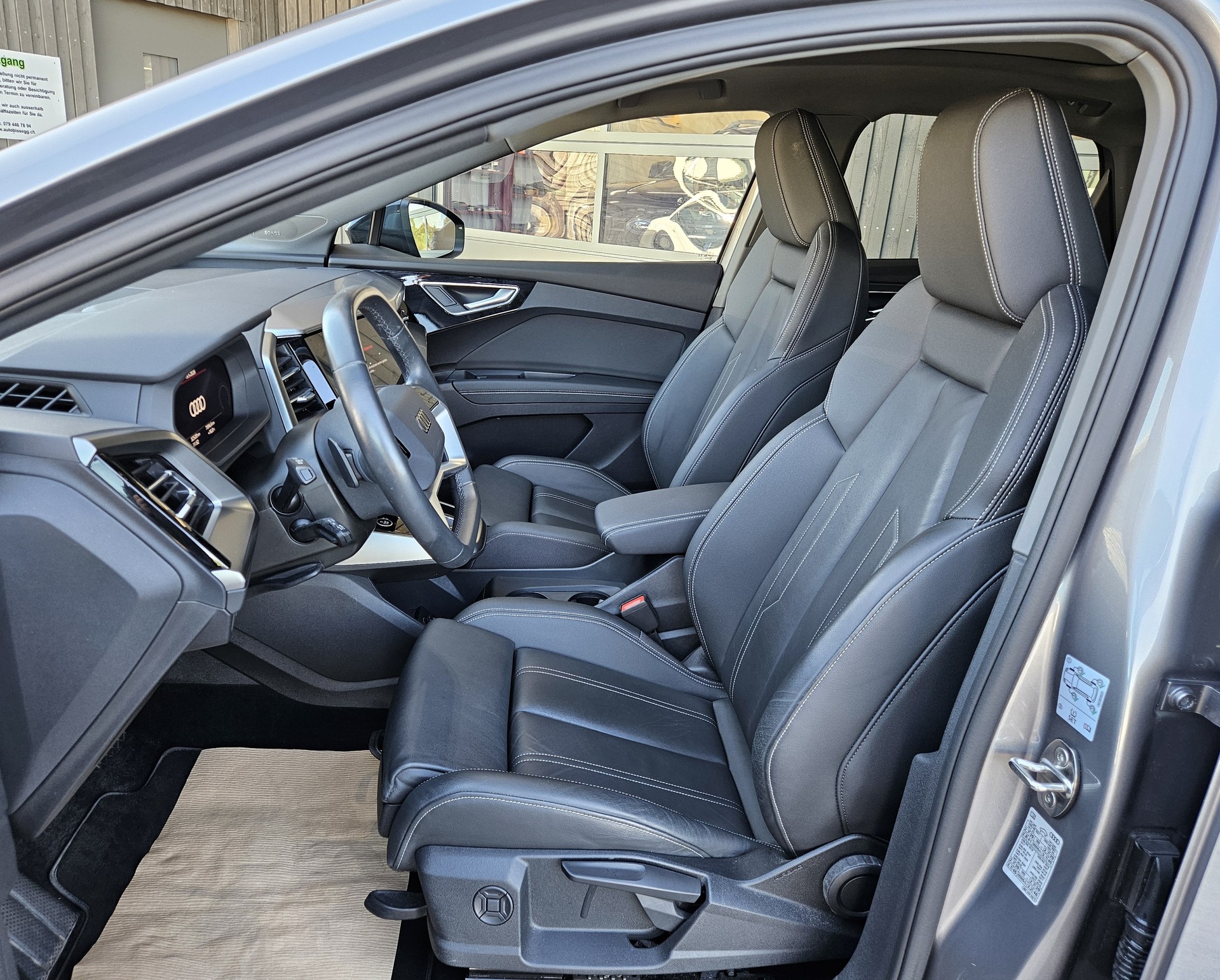 AUDI Q4 Sportback e-tron 50 quattro S-Line Modell 2024 mit Anhängerkupplung-image-11