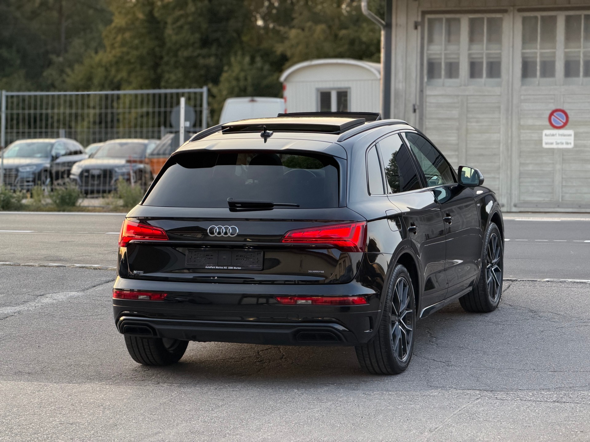 AUDI Q5 40 TDI Black Edition quattro S-tronic-image-4