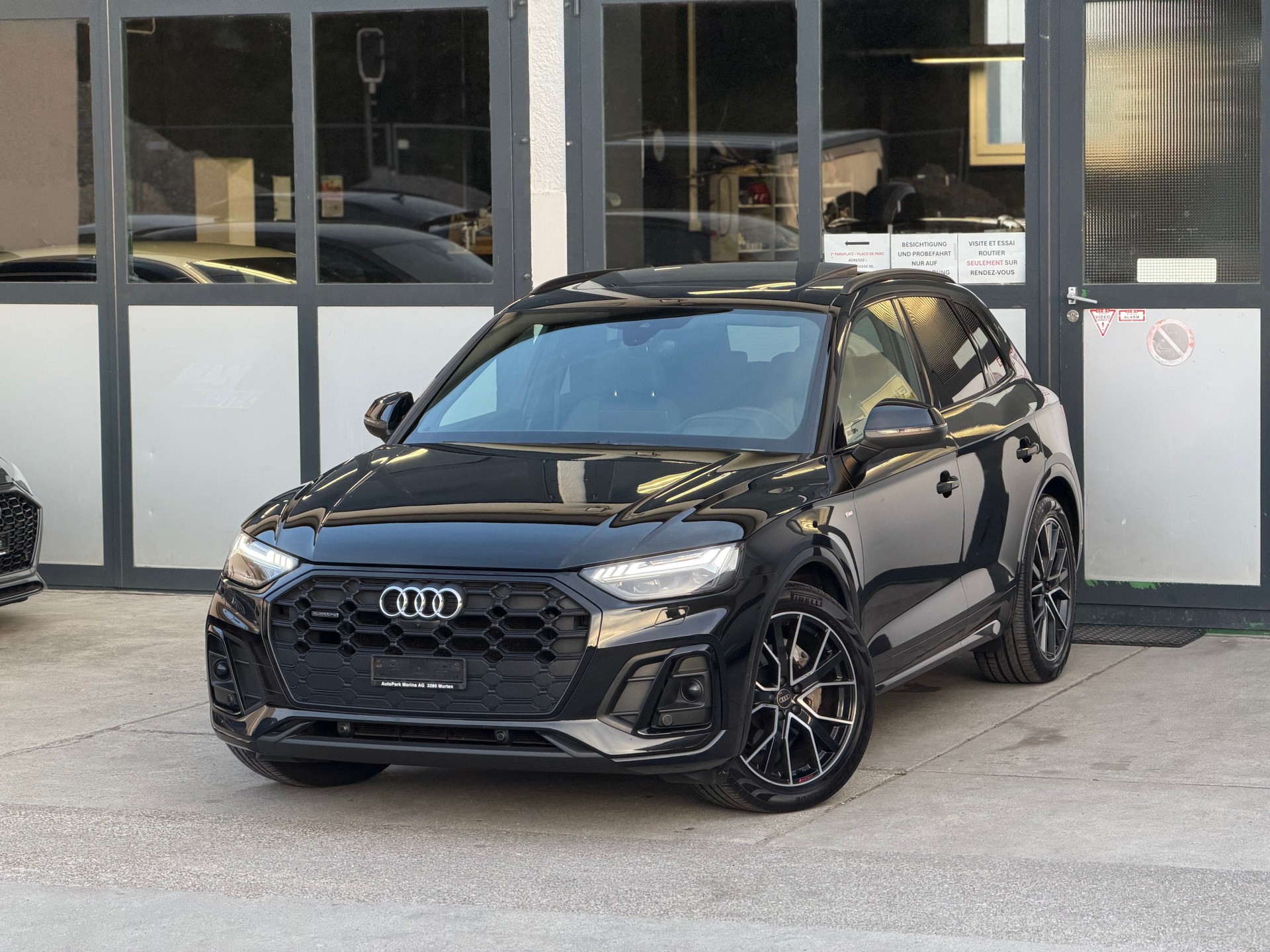 AUDI Q5 40 TDI Black Edition quattro S-tronic-image-0