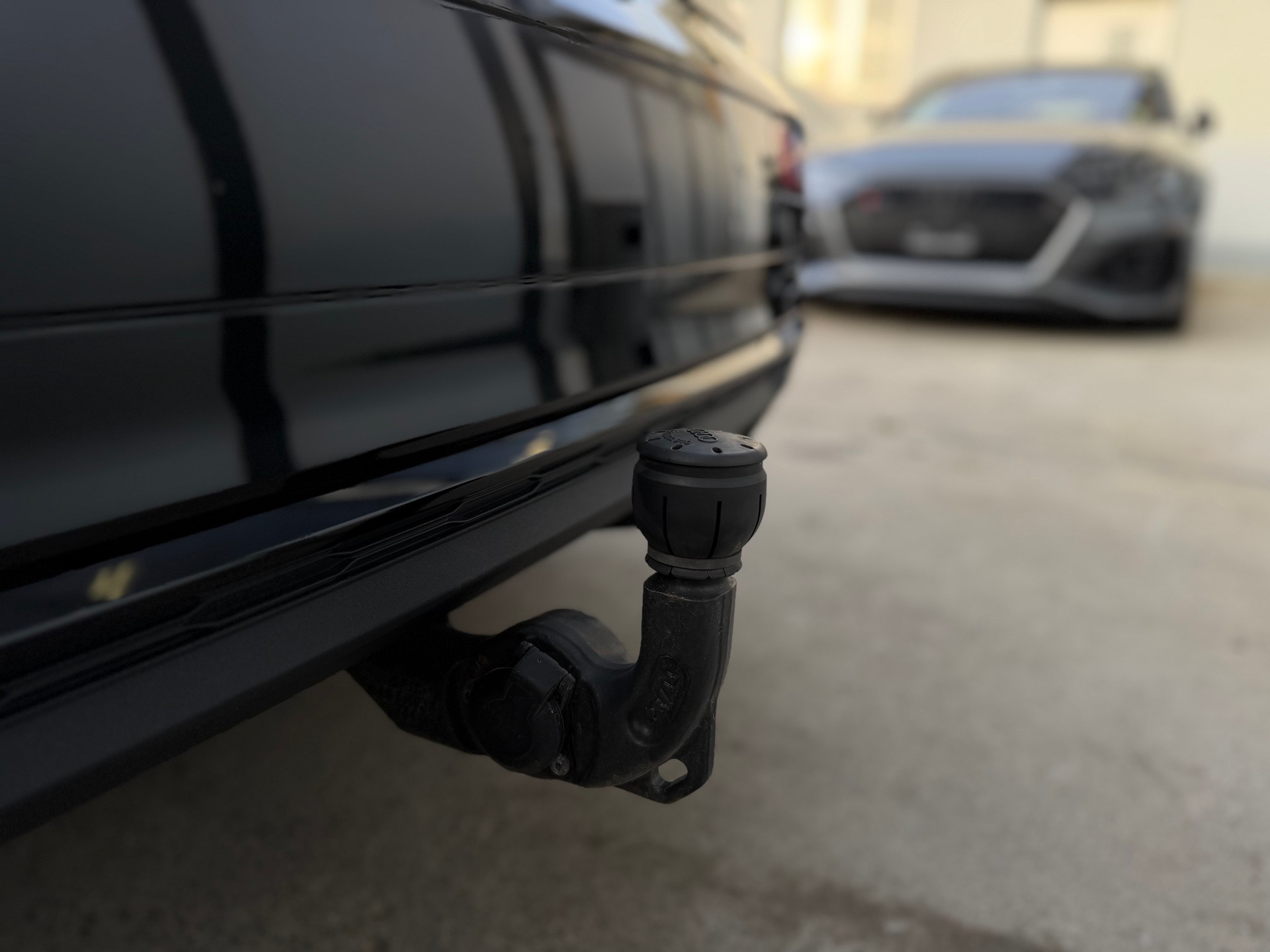 AUDI Q5 40 TDI Black Edition quattro S-tronic-image-27
