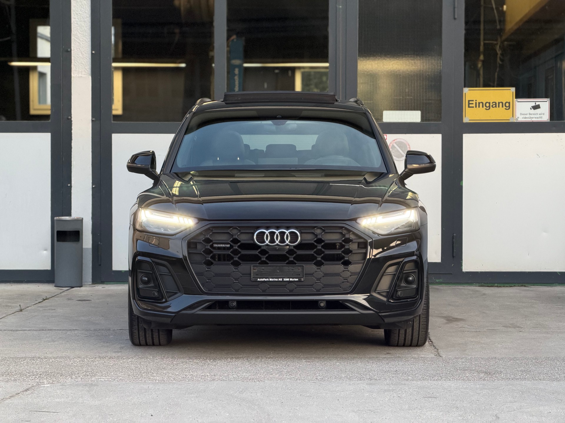 AUDI Q5 40 TDI Black Edition quattro S-tronic-image-2