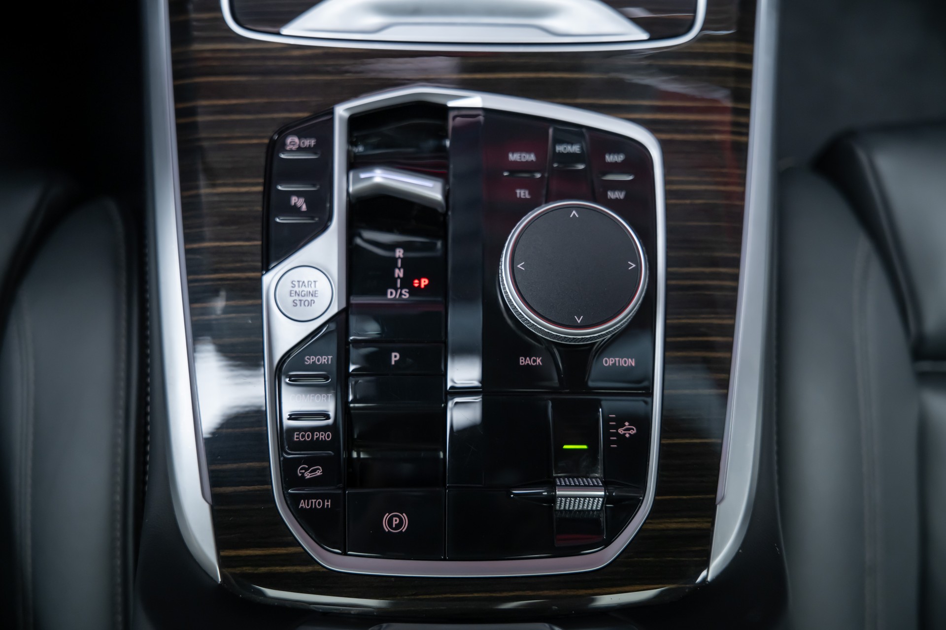 BMW X7 40d xDrive SAG M Sport / Iconic Glow / Panorama-Glasdach / 360°Kamera /-image-35