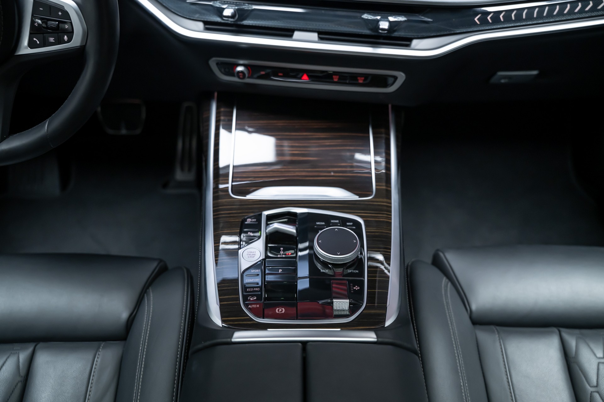 BMW X7 40d xDrive SAG M Sport / Iconic Glow / Panorama-Glasdach / 360°Kamera /-image-36
