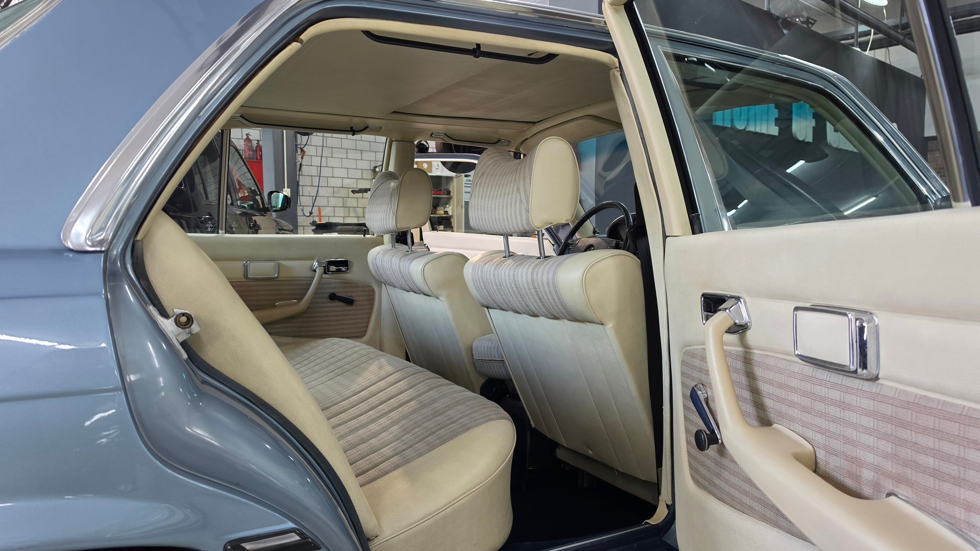 MERCEDES-BENZ 280 SE Automatic Veteran-image-26