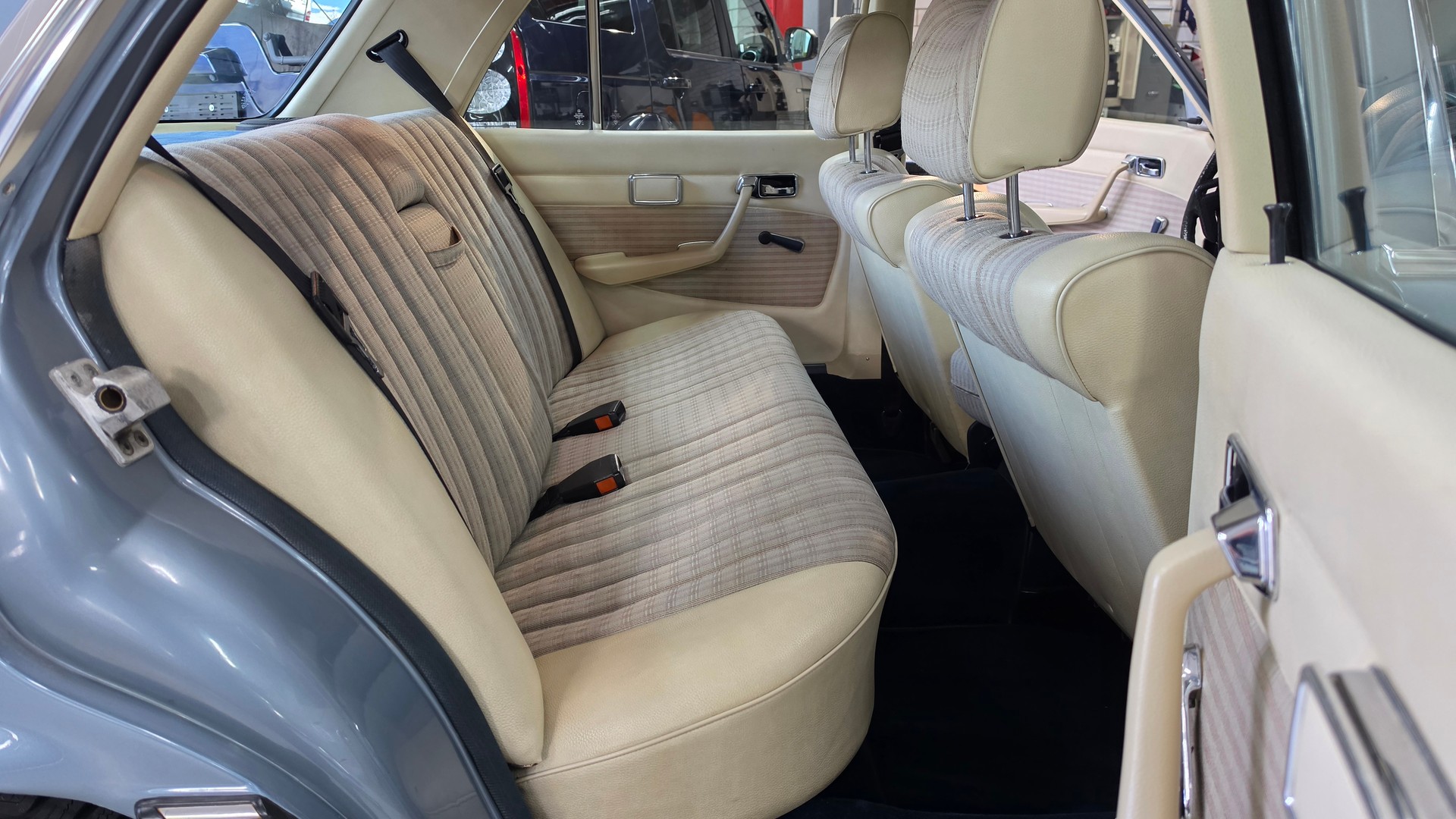 MERCEDES-BENZ 280 SE Automatic Veteran-image-27
