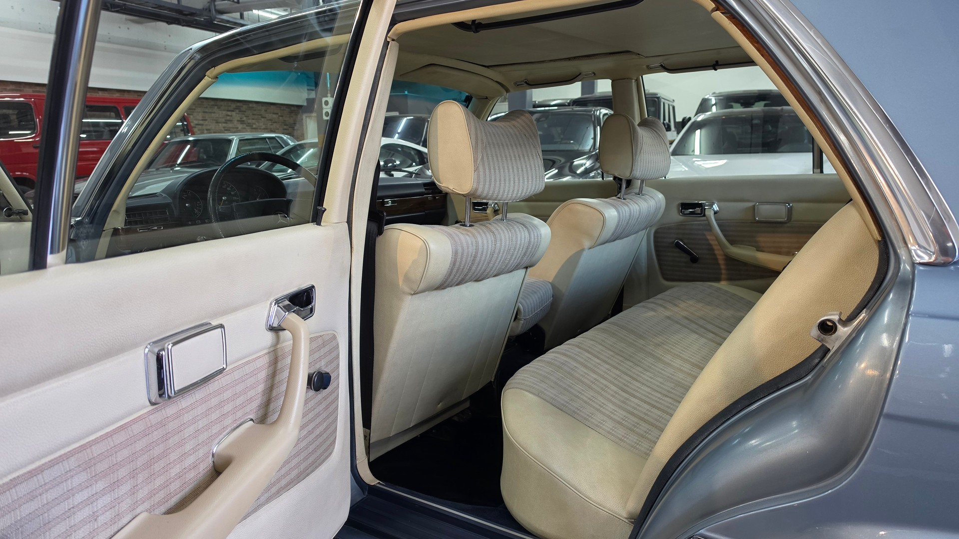 MERCEDES-BENZ 280 SE Automatic Veteran-image-22