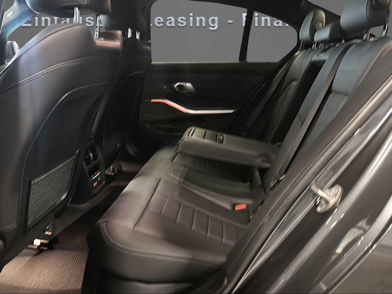 BMW 320d xDrive M Sport Steptronic-image-11