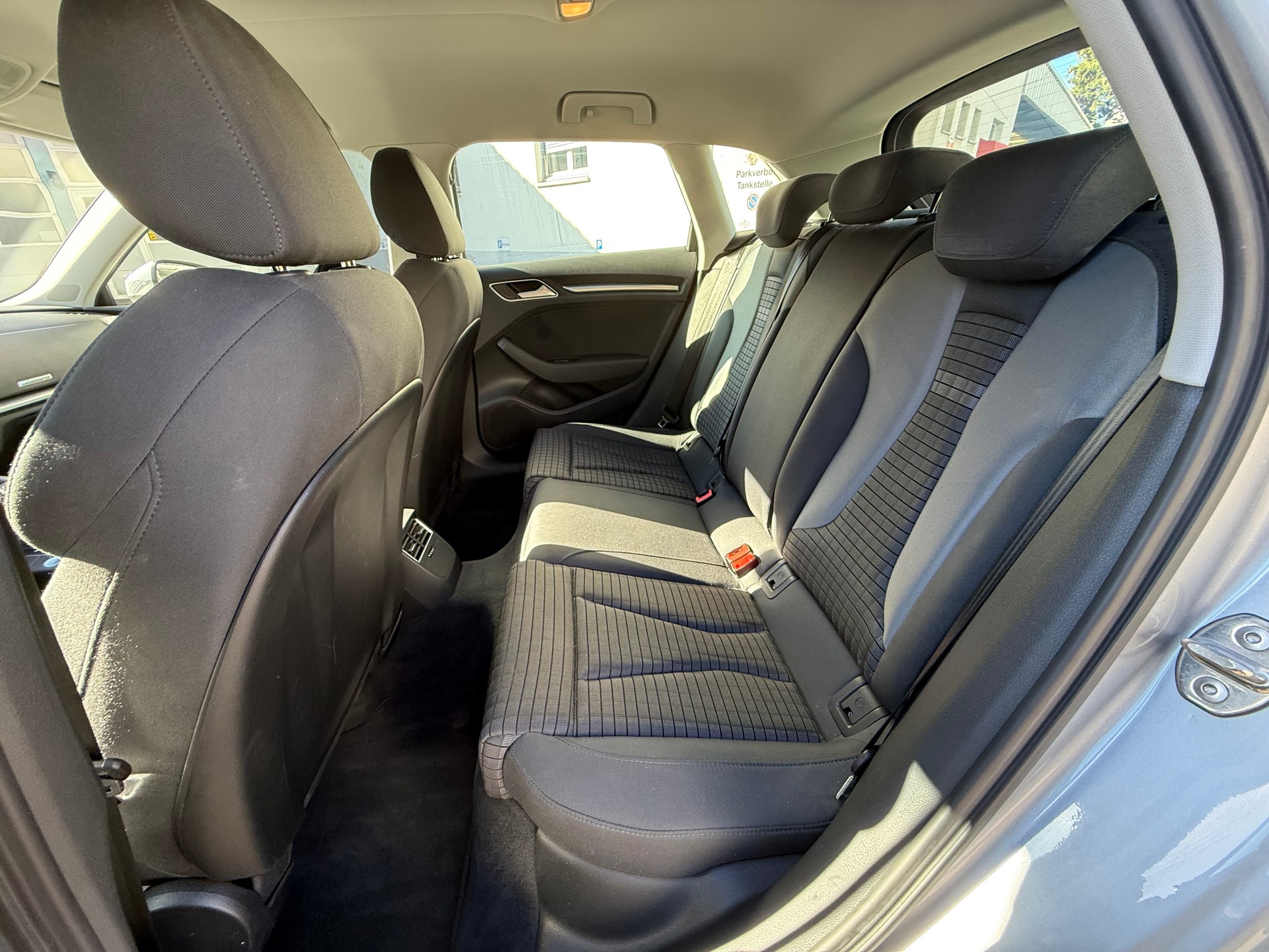 AUDI A3 Sportback 1.8 TFSI Ambition quattro S-tronic-image-8