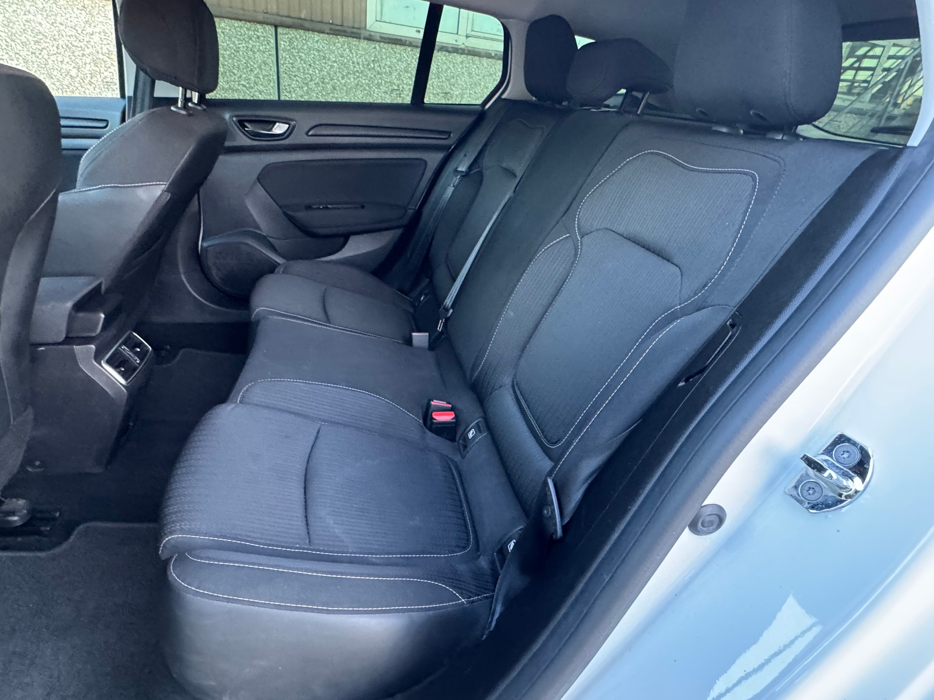 RENAULT Mégane Grandtour 1.5 dCi Business EDC-image-9