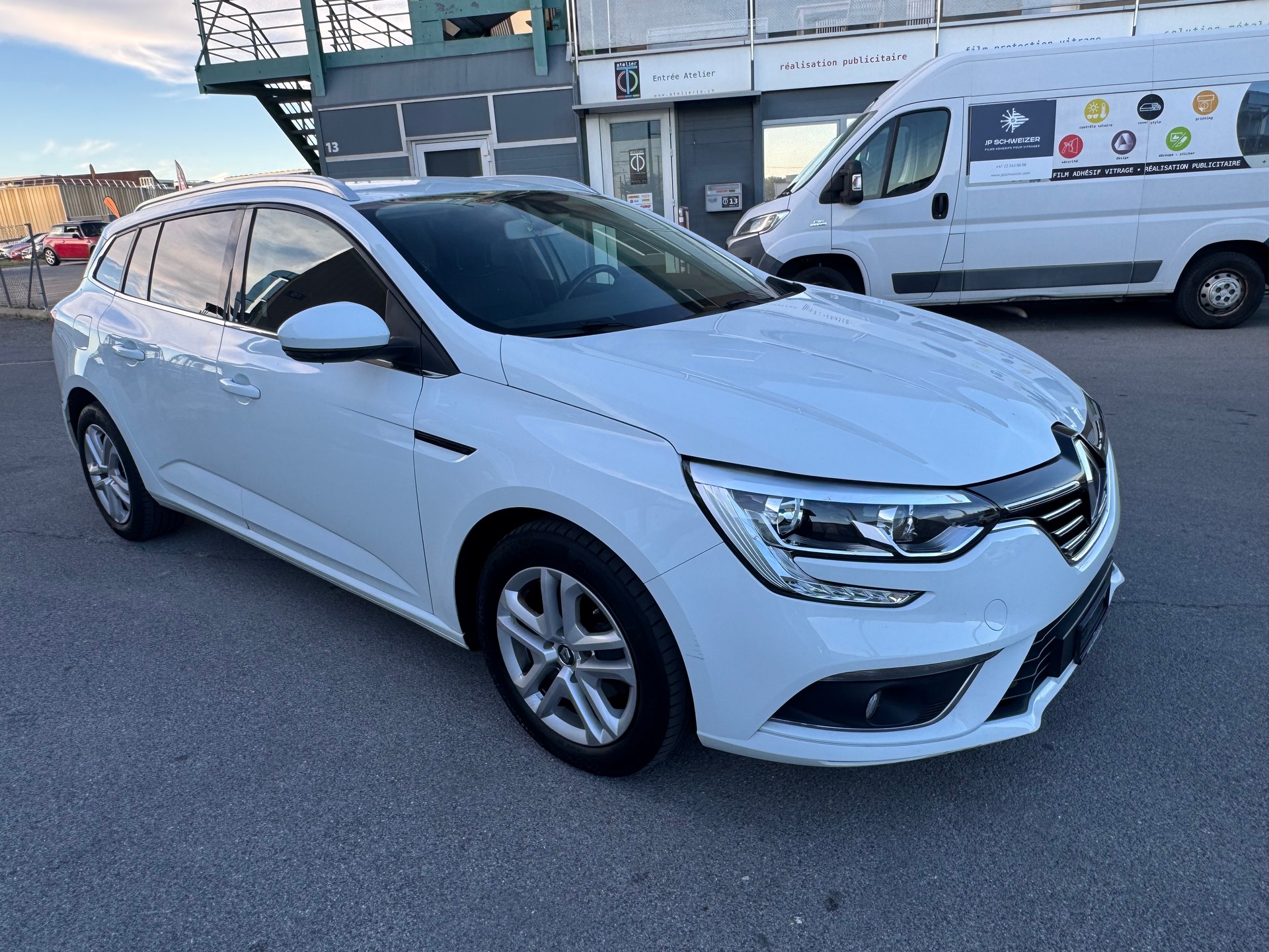 RENAULT Mégane Grandtour 1.5 dCi Business EDC-image-1