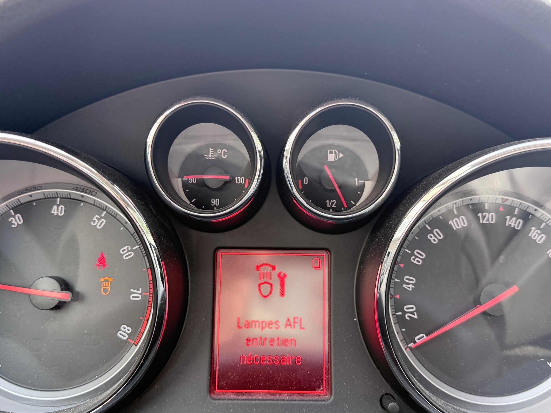 OPEL Insignia 1.6 Turbo Edition-image-8