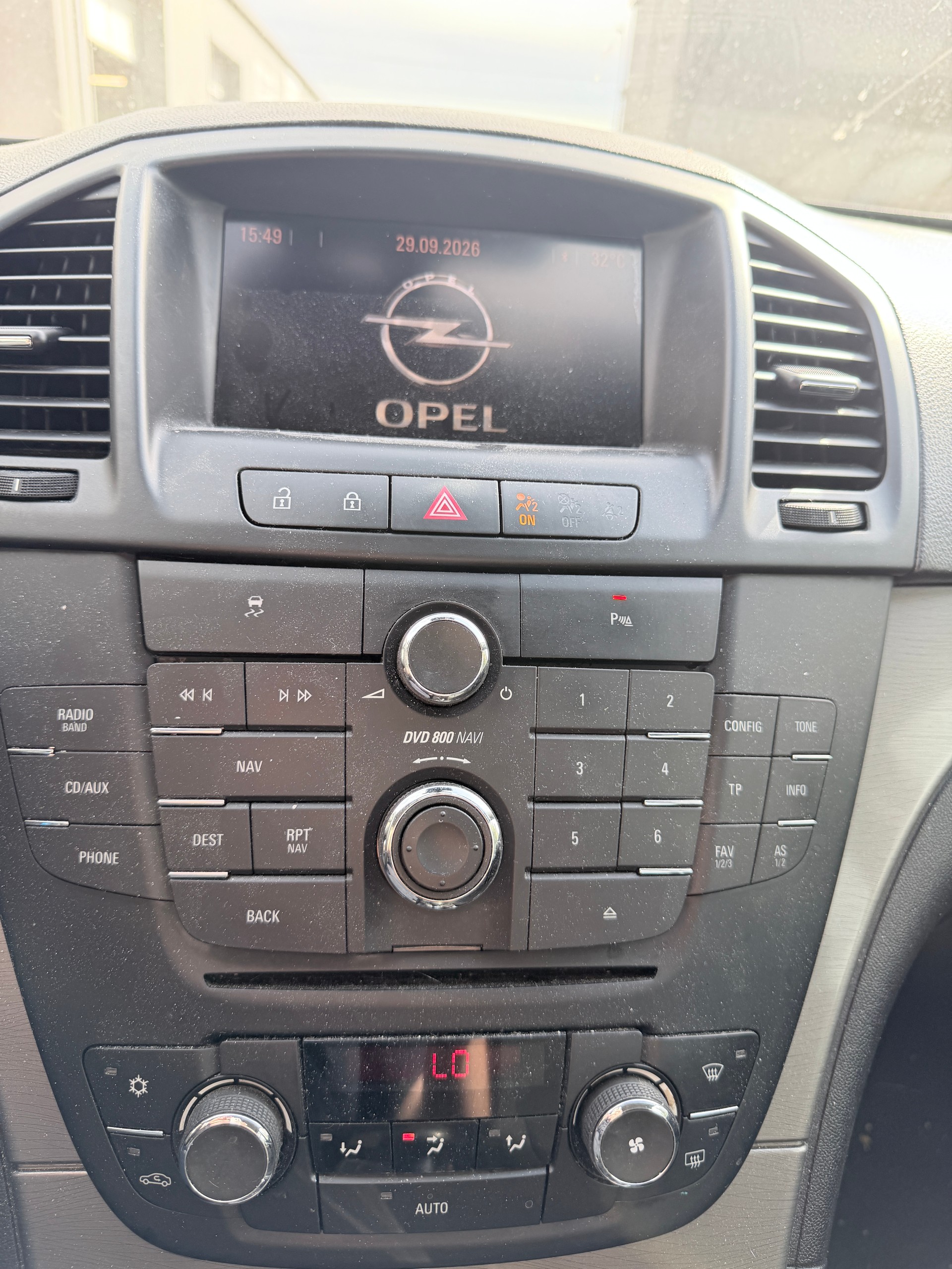 OPEL Insignia 1.6 Turbo Edition-image-9