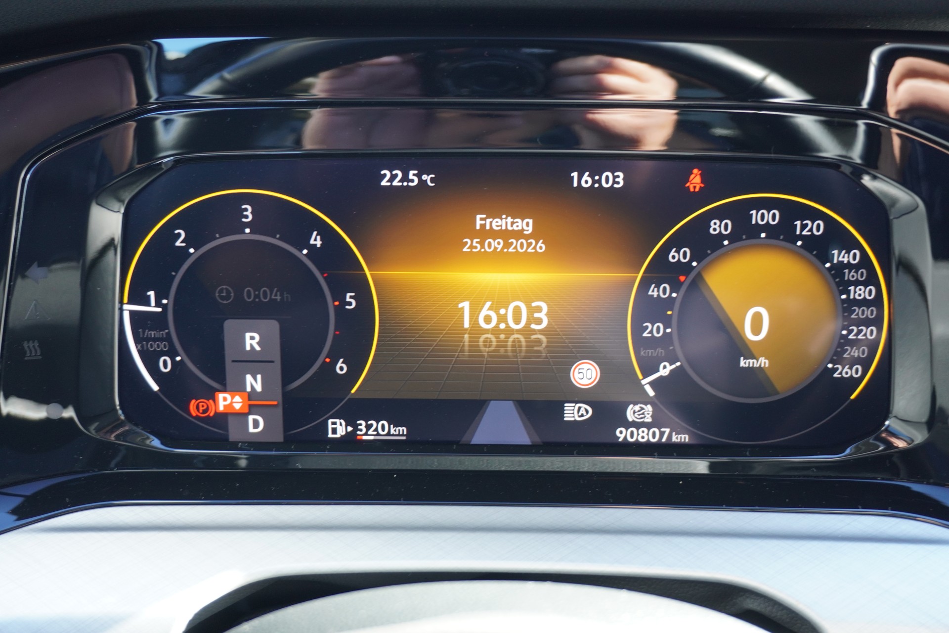 VW Golf Variant 2.0 TDI Life DSG 4Motion-image-19