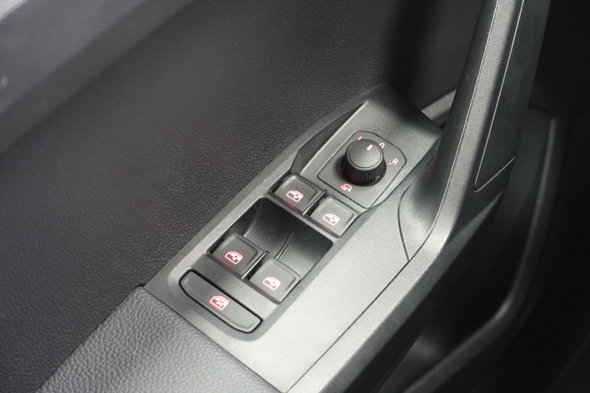 SEAT Arona 1.0 TSI 110 Style DSG-image-14