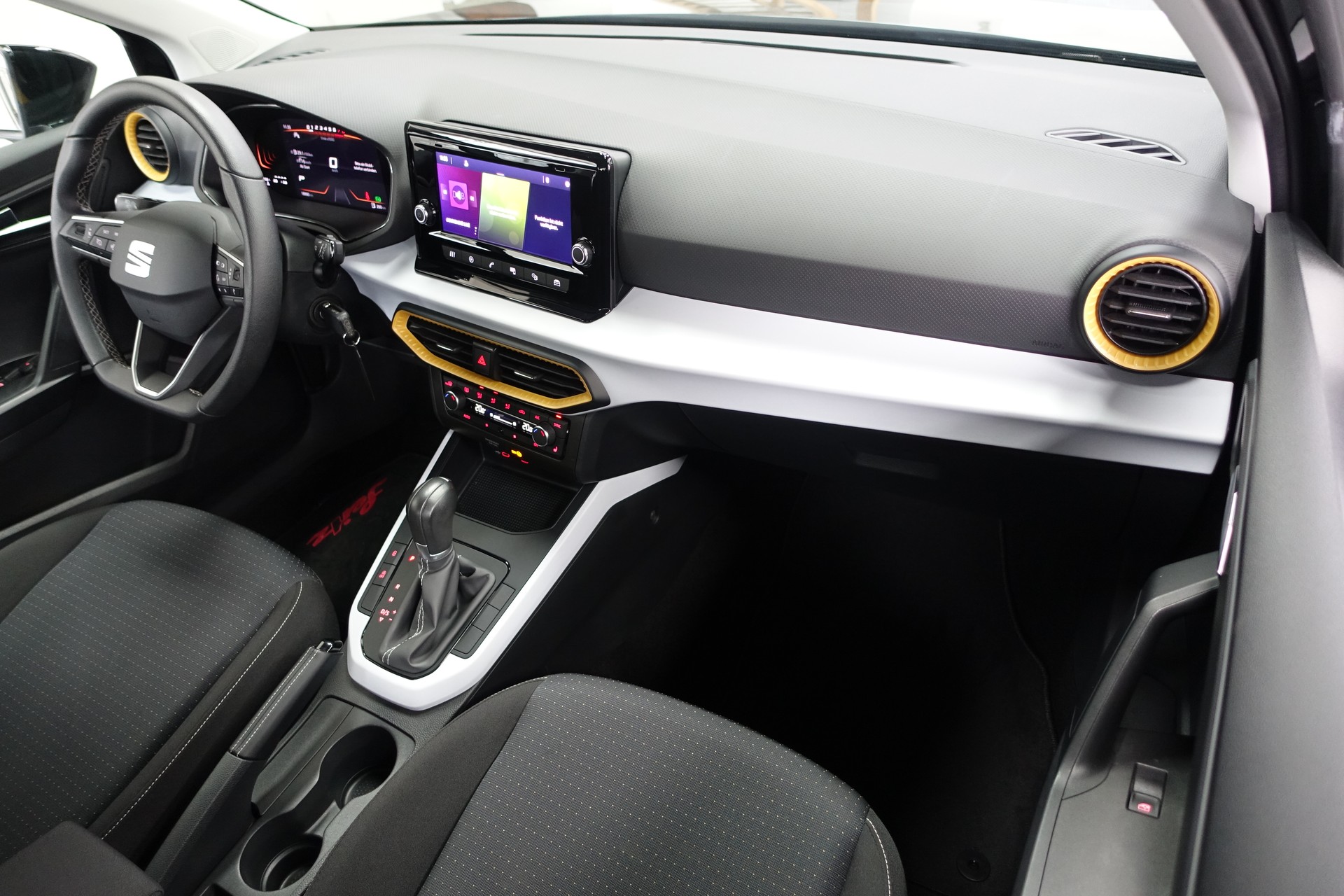 SEAT Arona 1.0 TSI 110 Style DSG-image-10