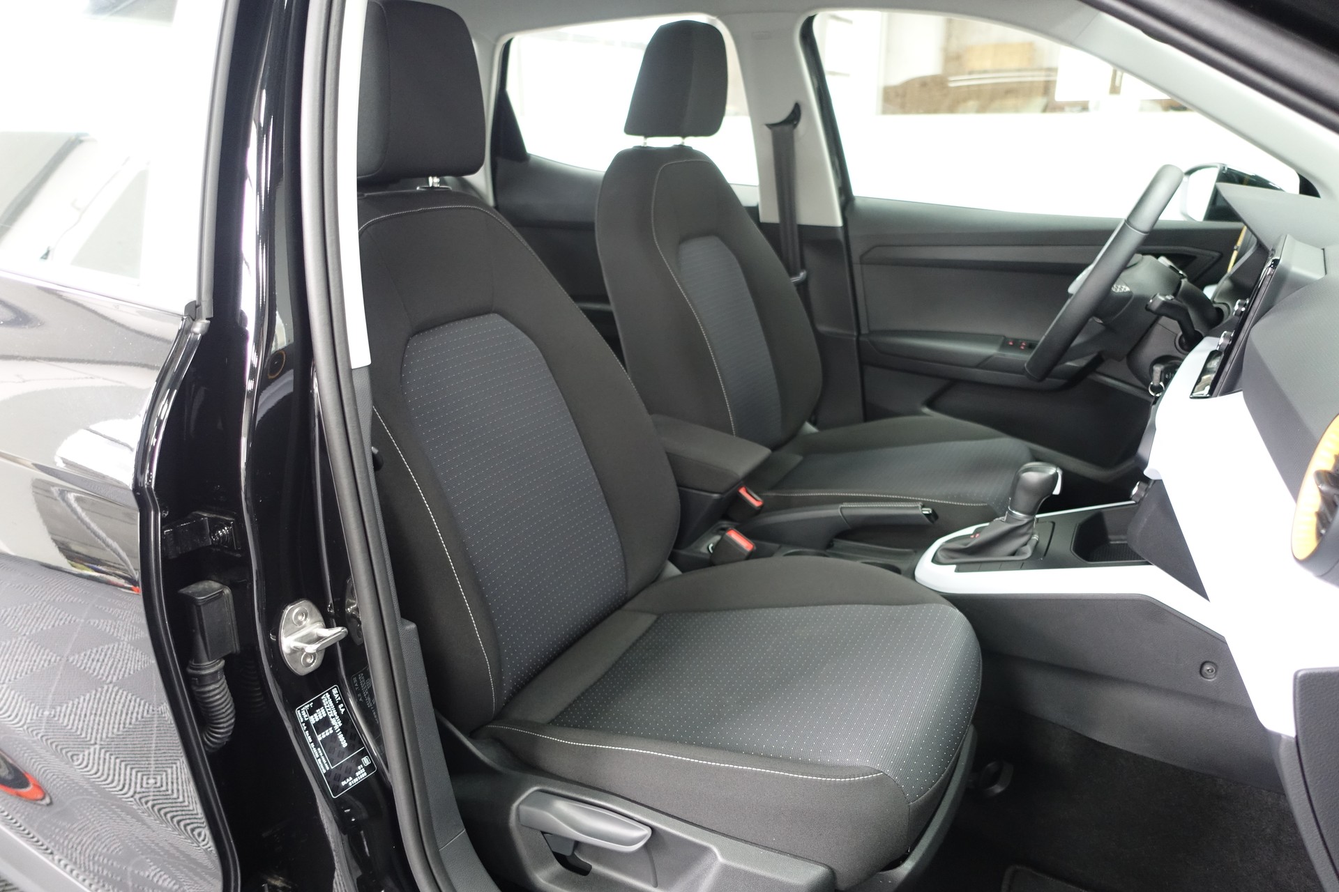 SEAT Arona 1.0 TSI 110 Style DSG-image-12
