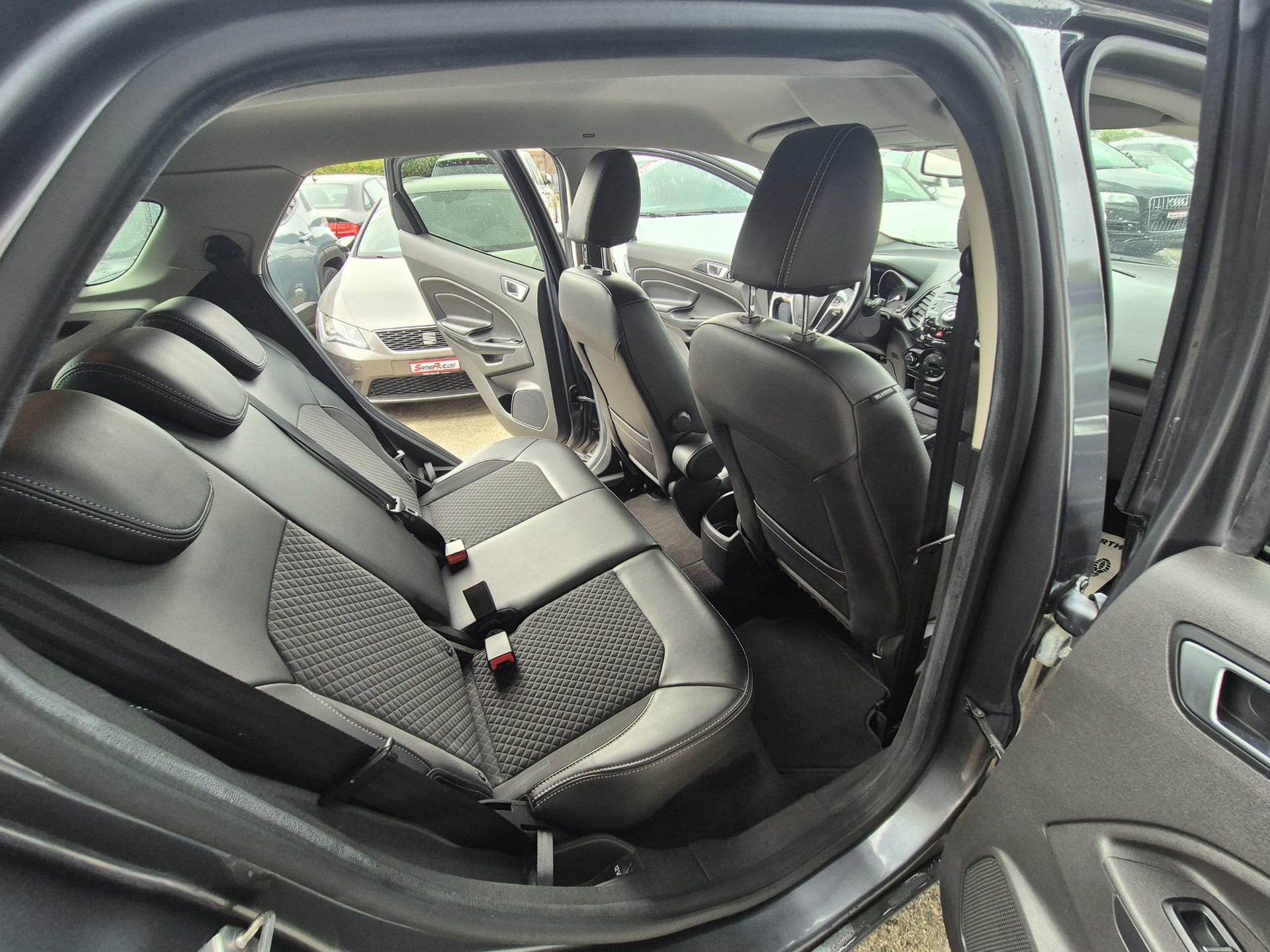 FORD EcoSport 1.5 Titanium PowerShift-image-10