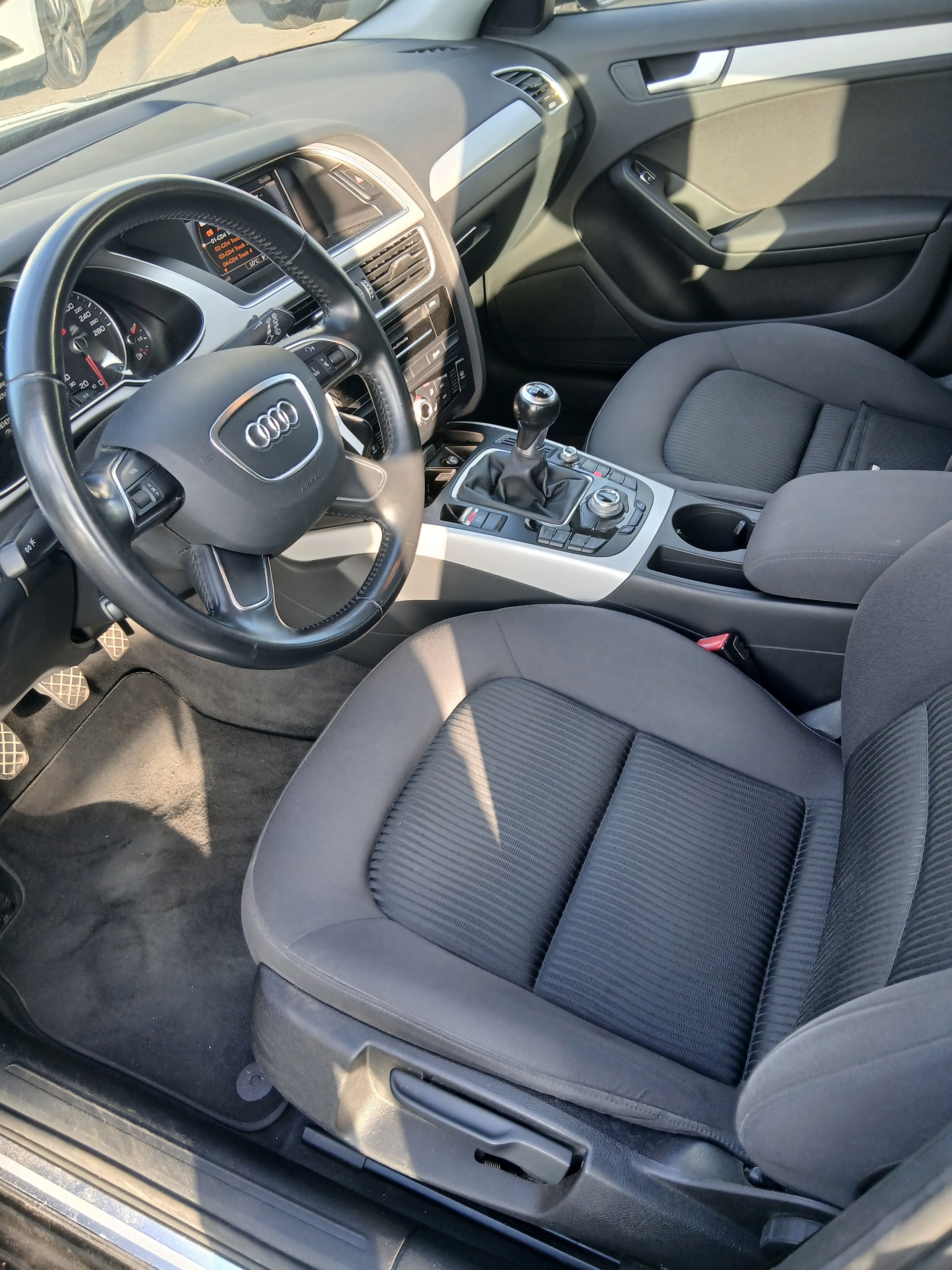 AUDI A4 Avant 1.8 TFSI-image-9
