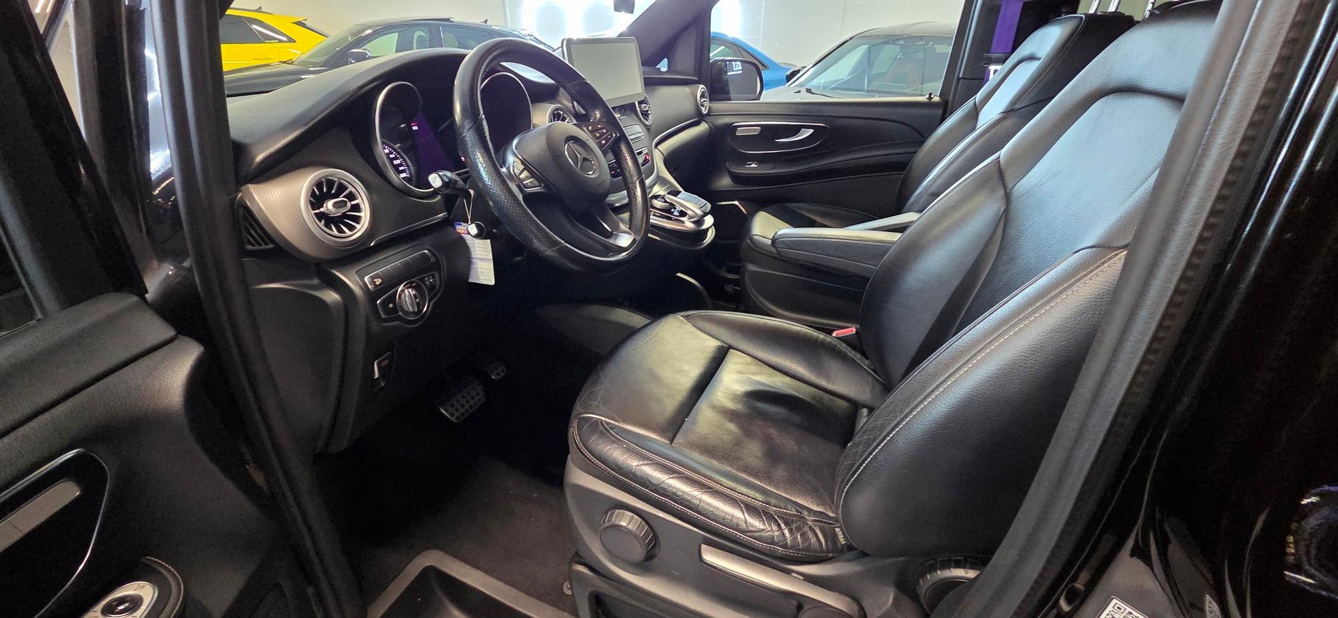 MERCEDES-BENZ V 250 d extralang 4Matic 7G-Tronic-image-5
