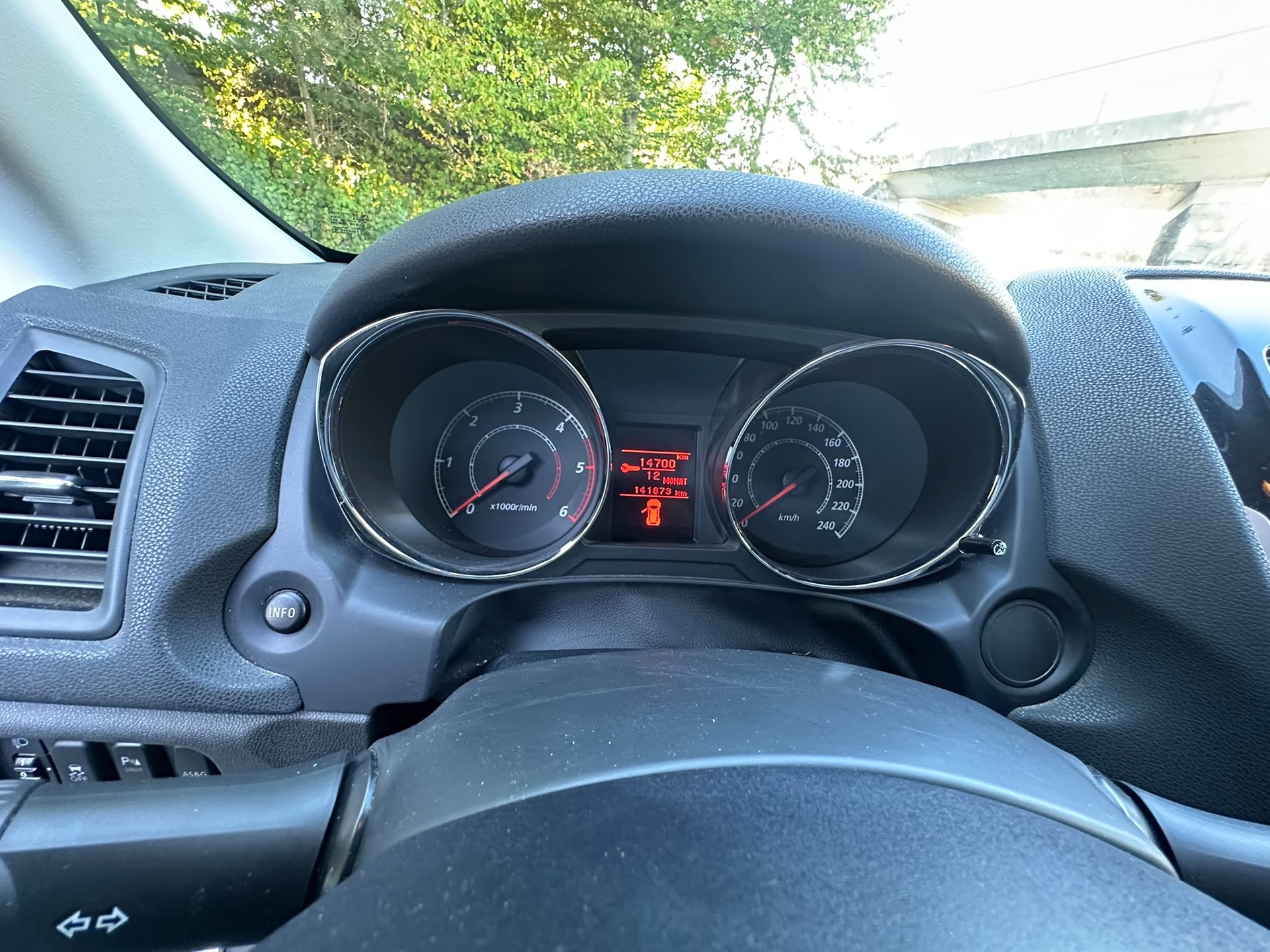 CITROEN C4 Aircross 1.6 HDi Collection 4WD-image-8