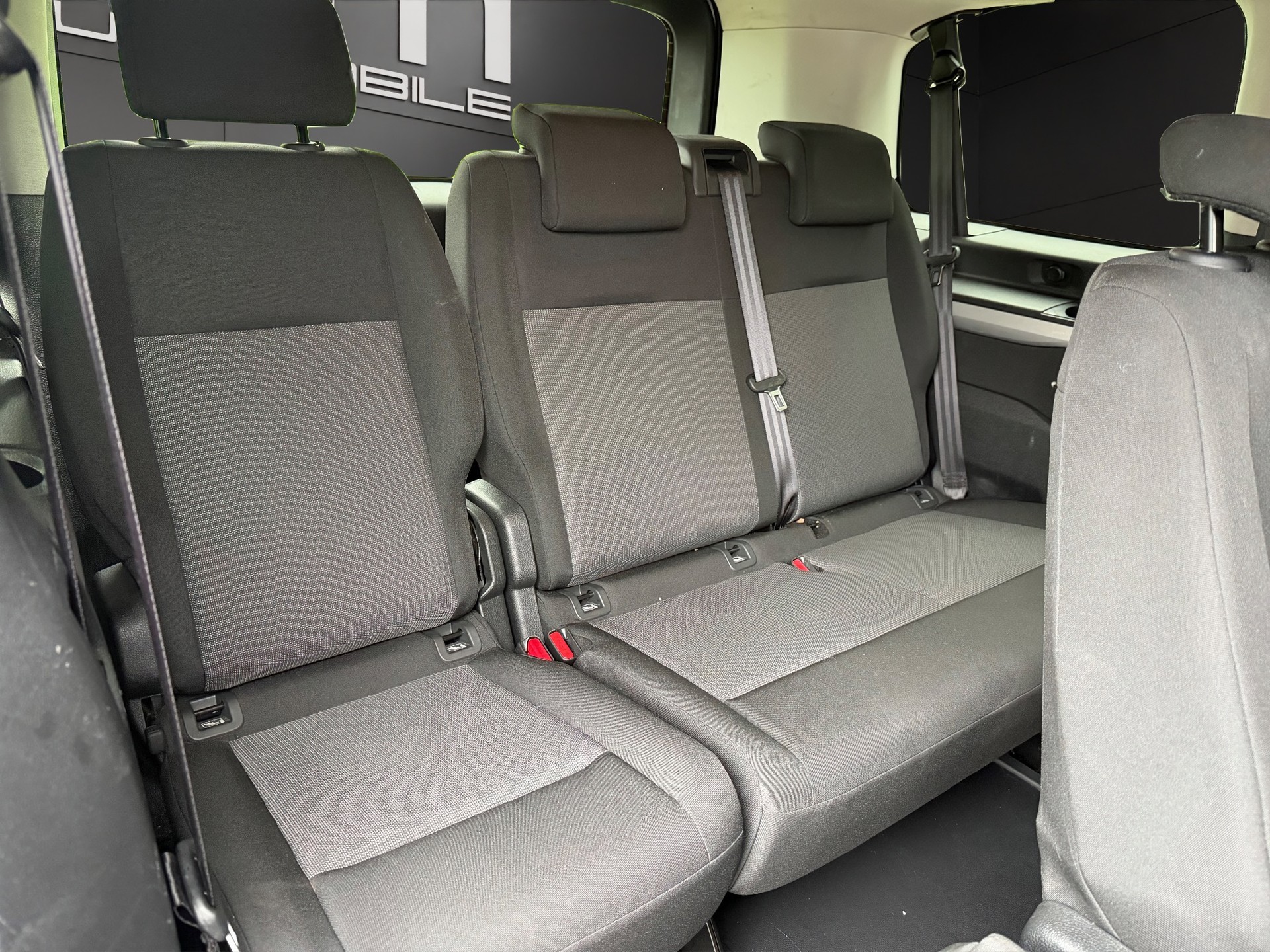 PEUGEOT Traveller 2.0 BlueHDi Business VIP Standard EAT8-image-16