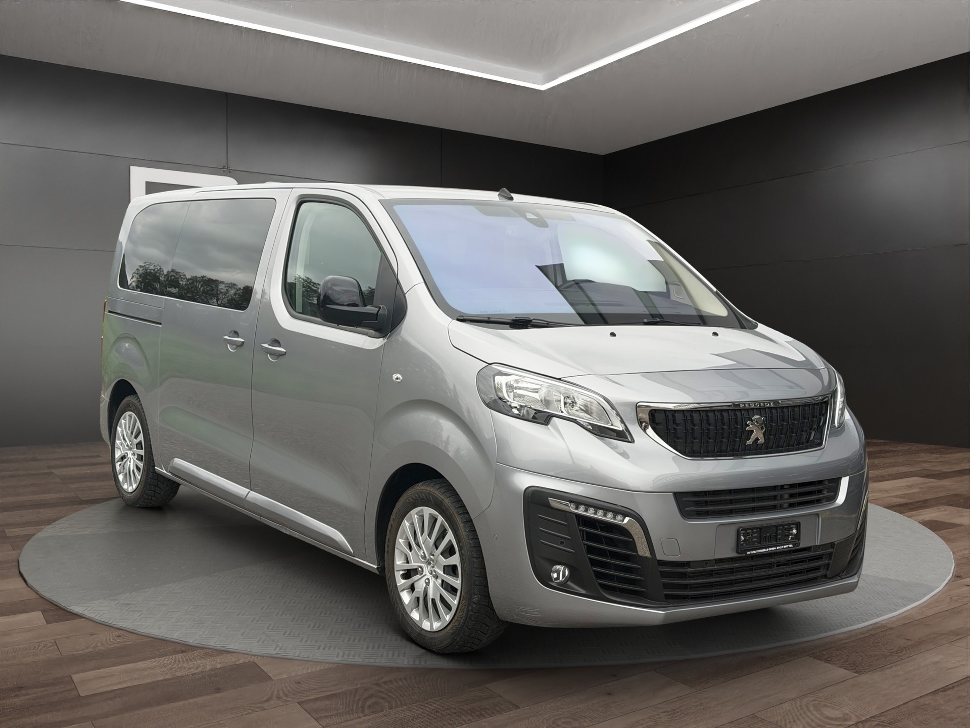 PEUGEOT Traveller 2.0 BlueHDi Business VIP Standard EAT8-image-0
