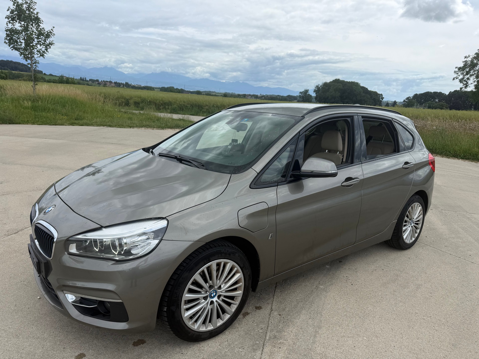 BMW 225xe iPerformance Active Tourer Steptronic-image-1