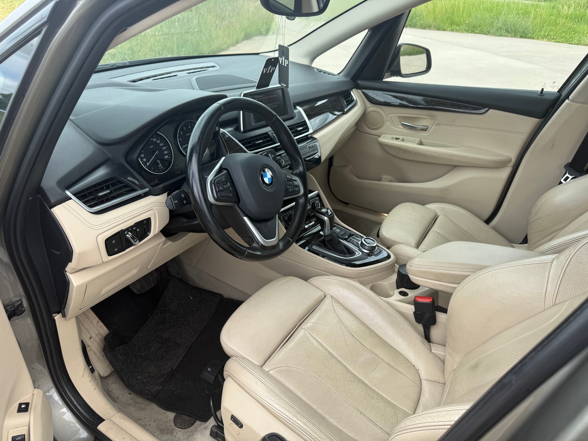BMW 225xe iPerformance Active Tourer Steptronic-image-11
