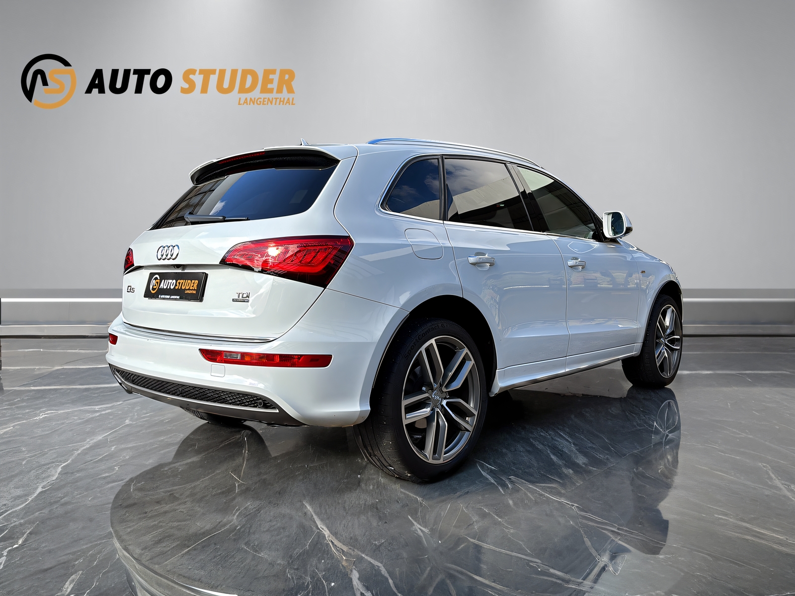AUDI Q5 2.0 TDI quattro S-Tronic-image-11