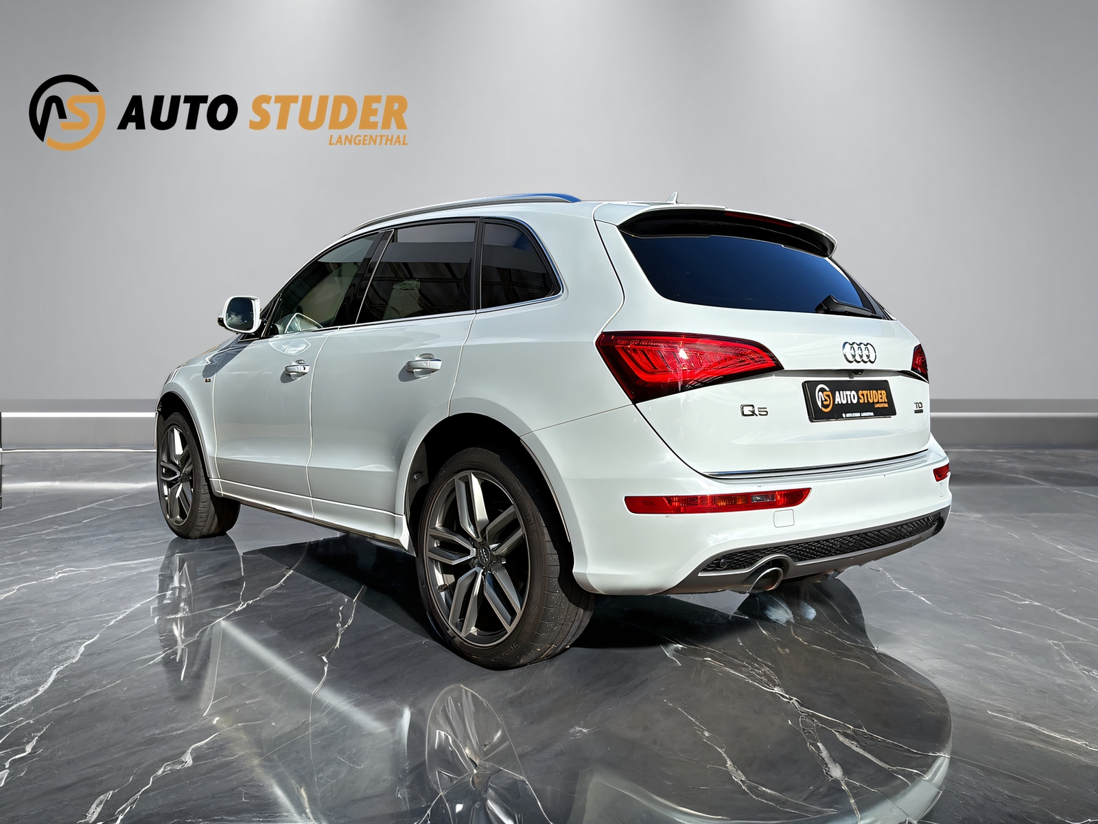 AUDI Q5 2.0 TDI quattro S-Tronic-image-8