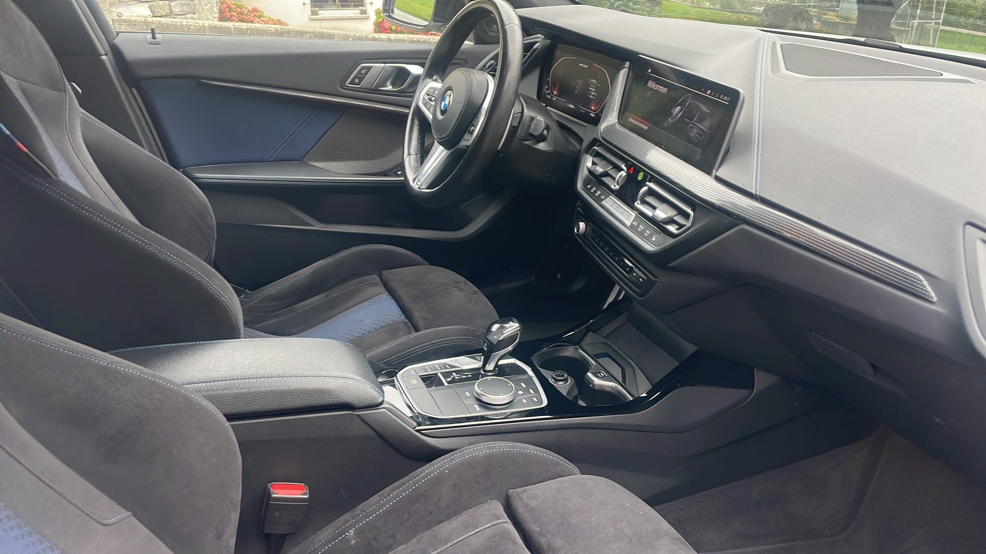 BMW M135i xDrive Steptronic-image-13
