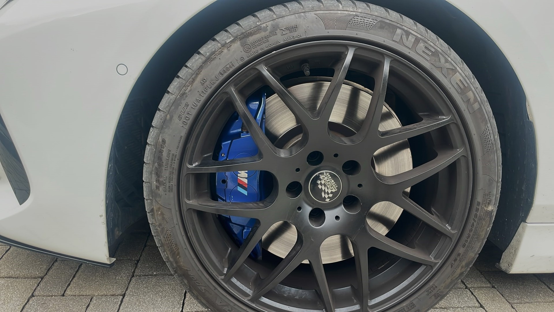 BMW M135i xDrive Steptronic-image-9