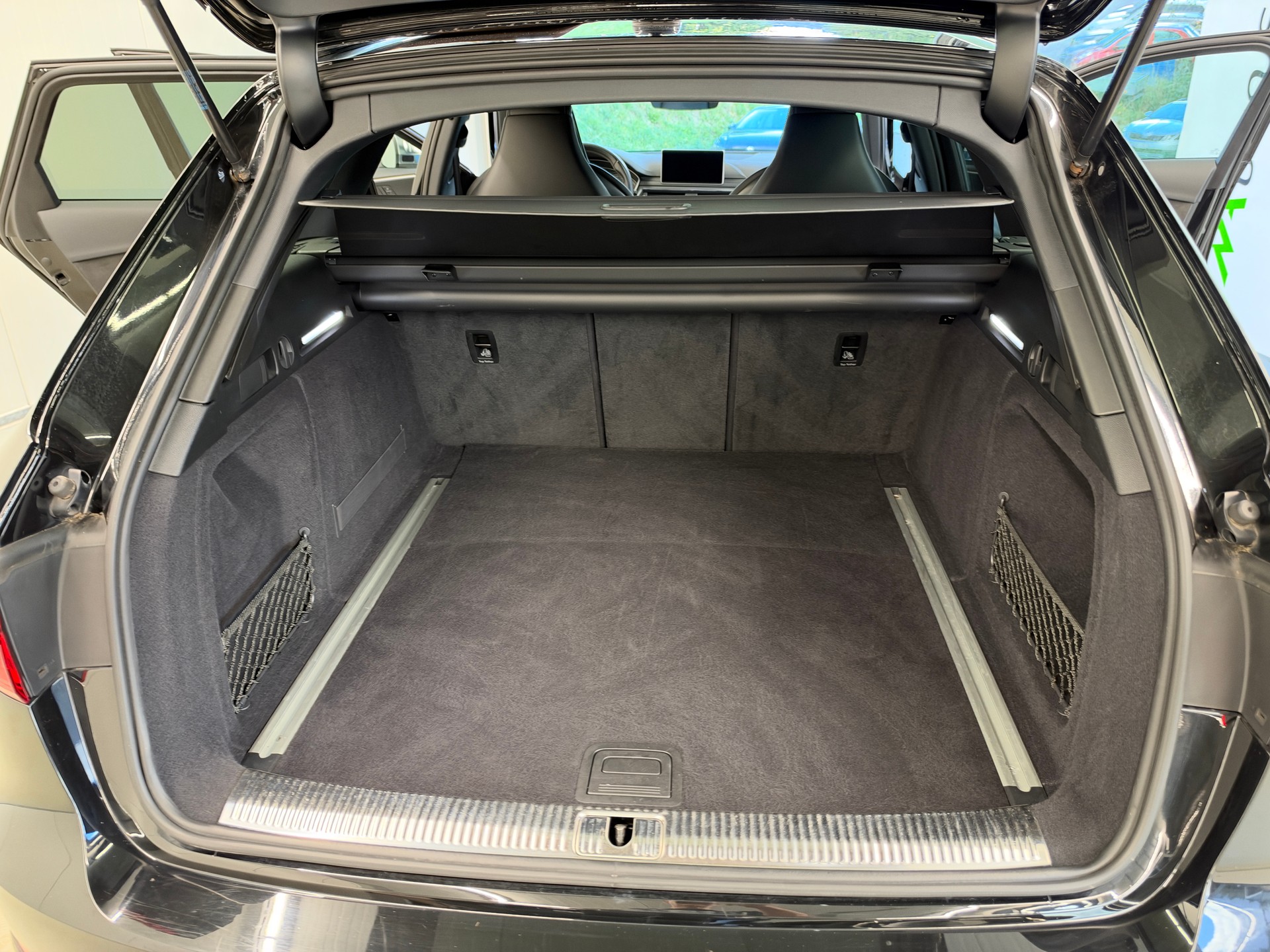 AUDI S4 Avant 3.0 TFSI quattro tiptronic-image-16