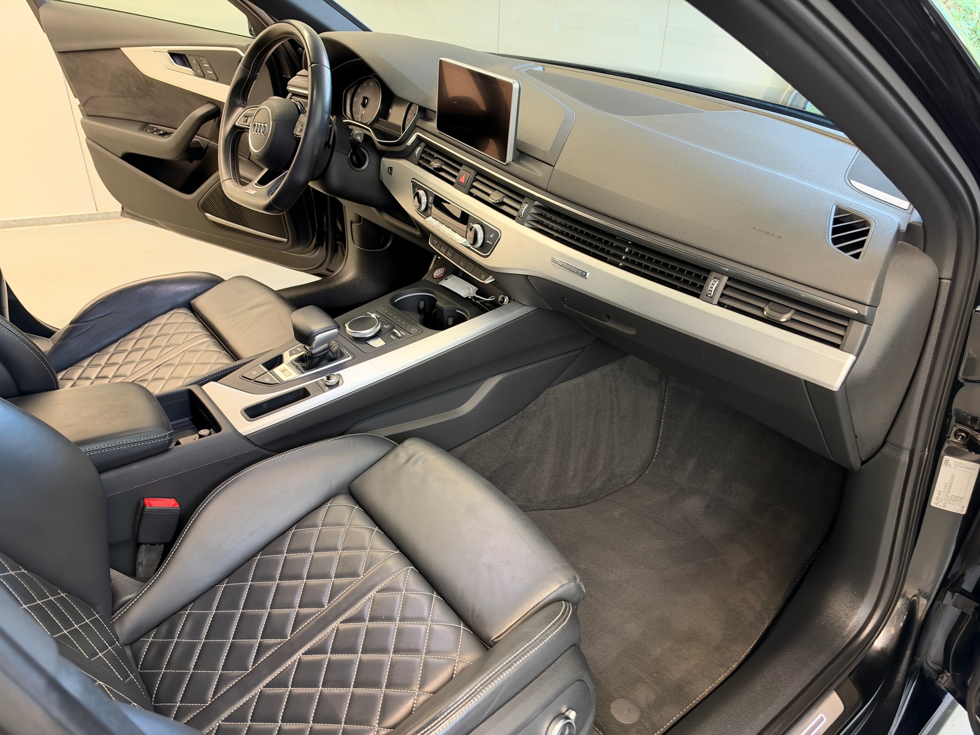 AUDI S4 Avant 3.0 TFSI quattro tiptronic-image-20