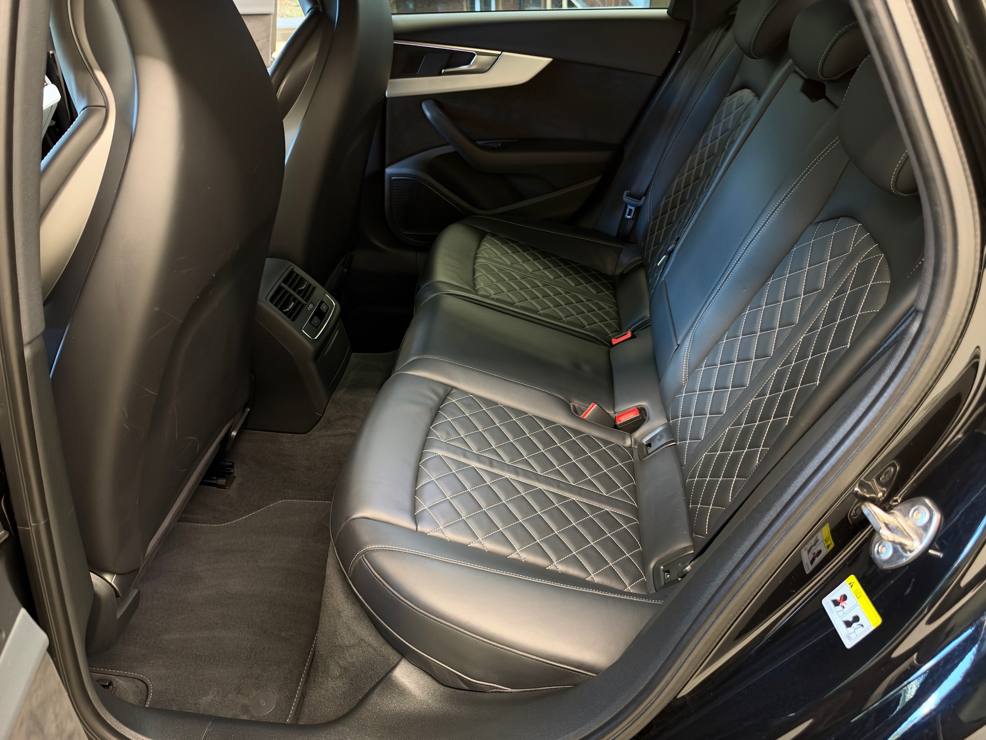 AUDI S4 Avant 3.0 TFSI quattro tiptronic-image-15