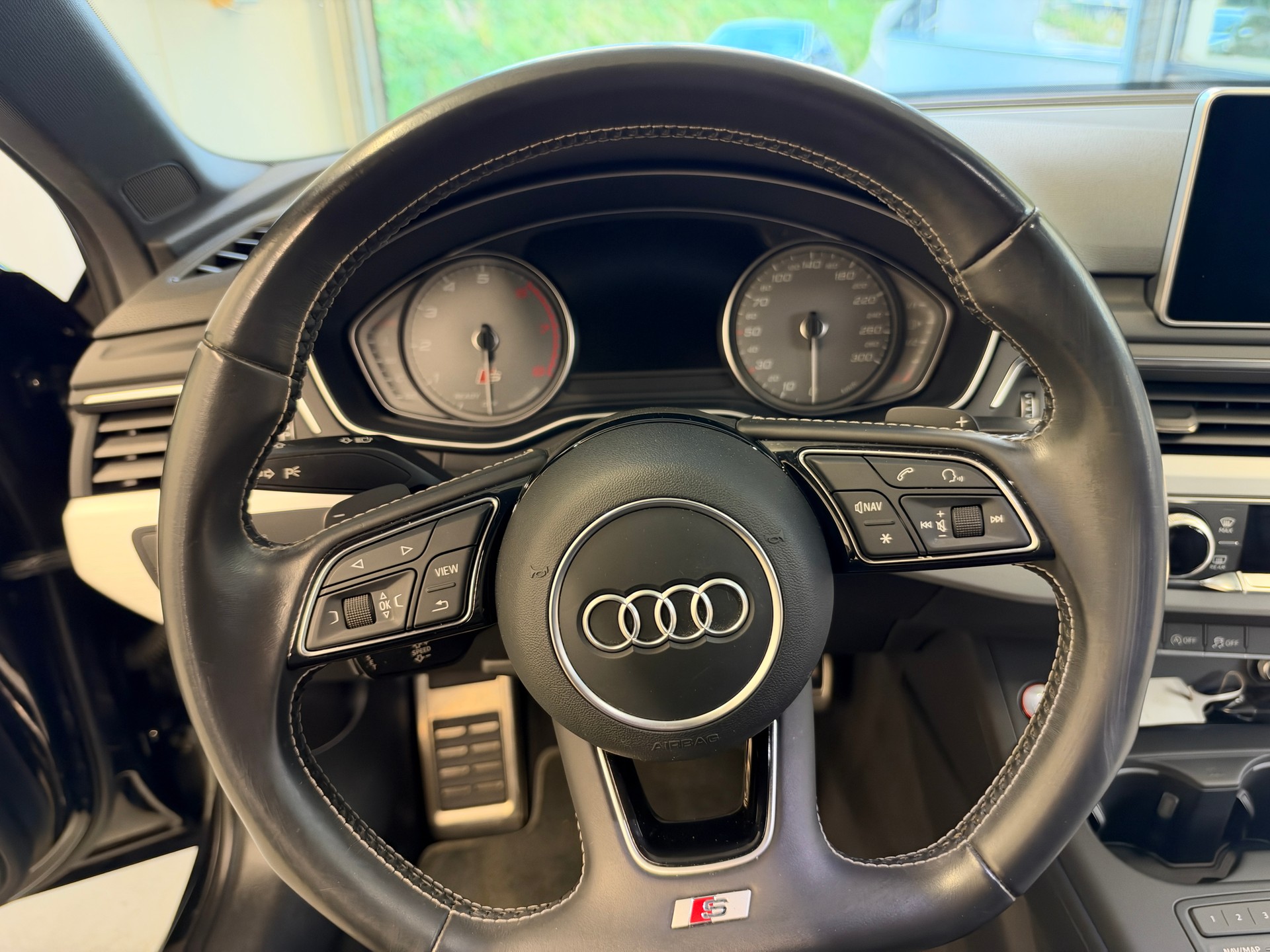 AUDI S4 Avant 3.0 TFSI quattro tiptronic-image-23
