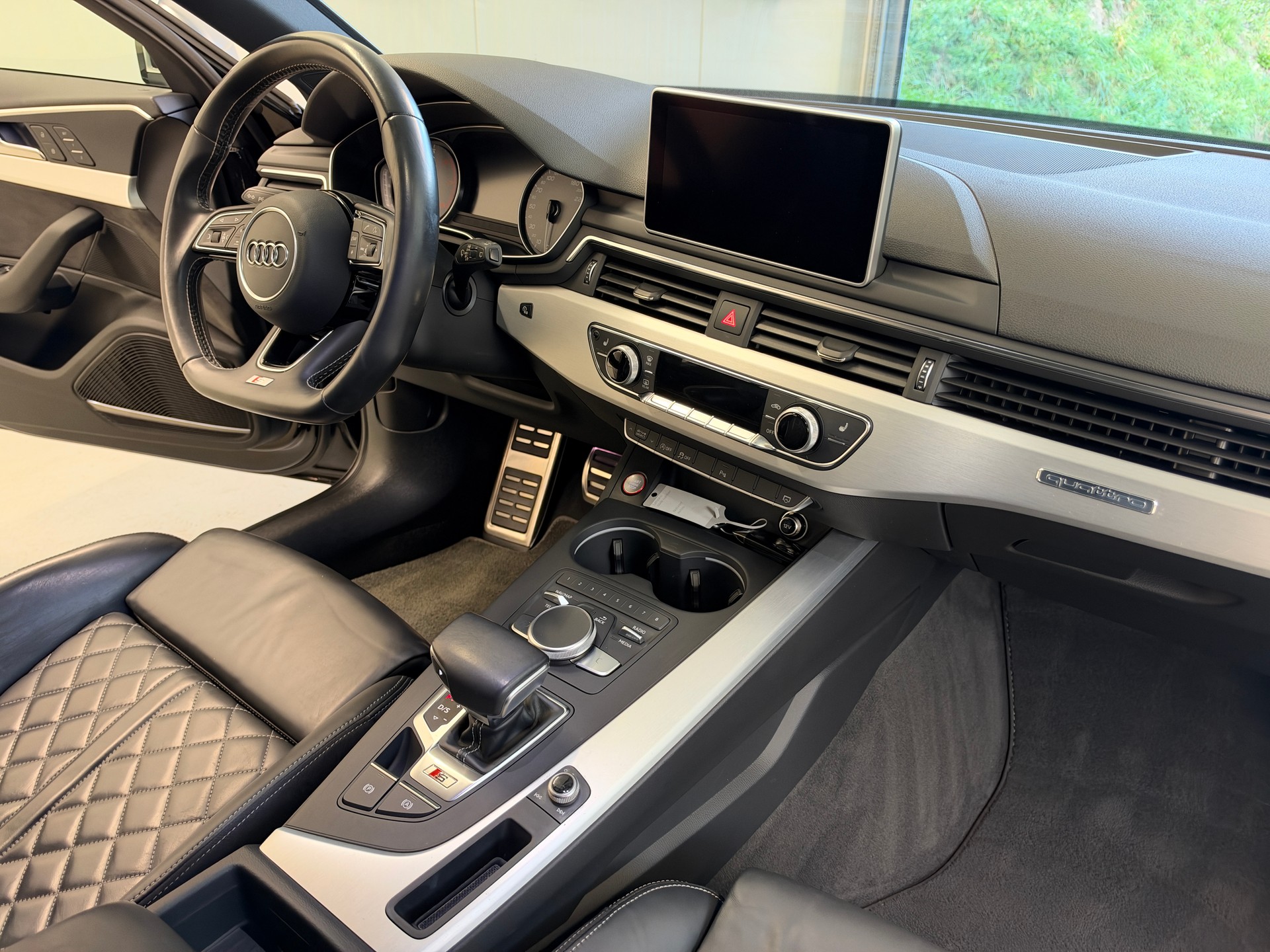 AUDI S4 Avant 3.0 TFSI quattro tiptronic-image-21