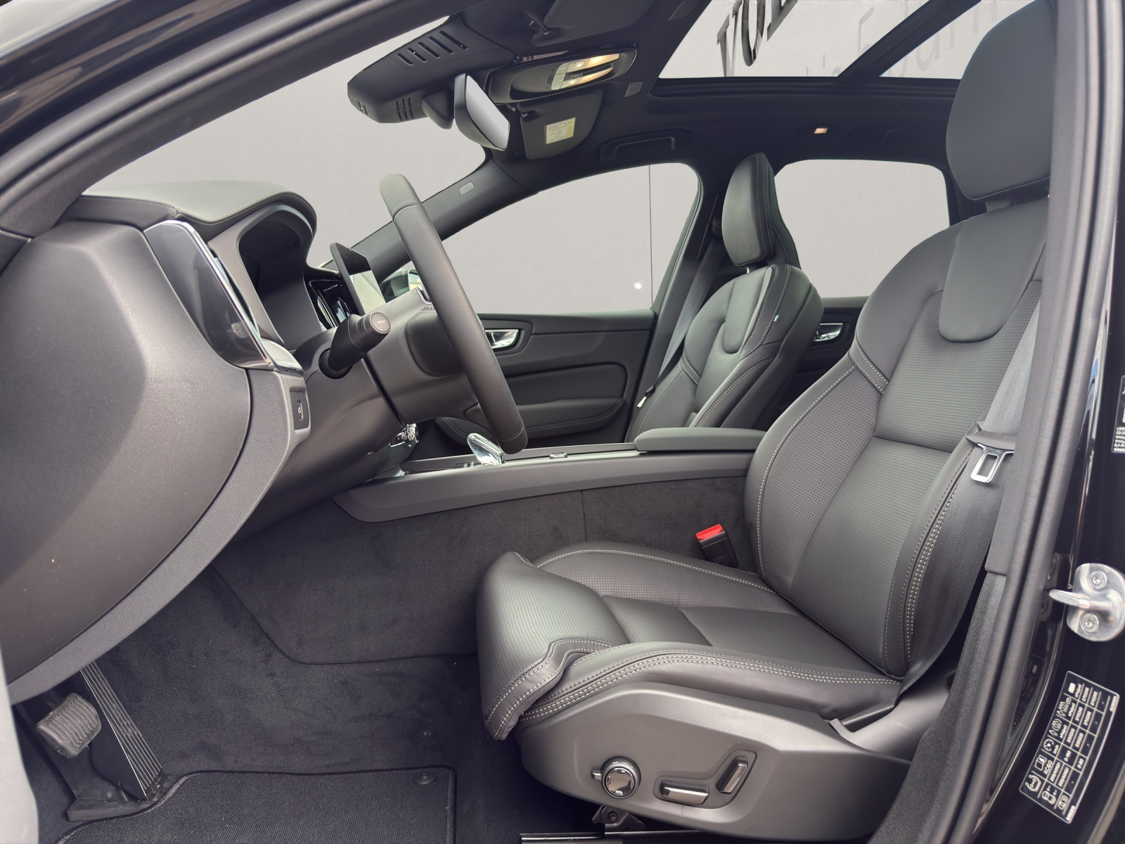 VOLVO XC60 2.0 B5 MH Ultra Dark AWD BLACK EDITION-image-7