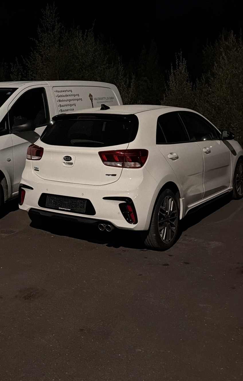 KIA Rio 1.0 T-GDi Power DCT**GT-Line**Automat**Unfall-image-1