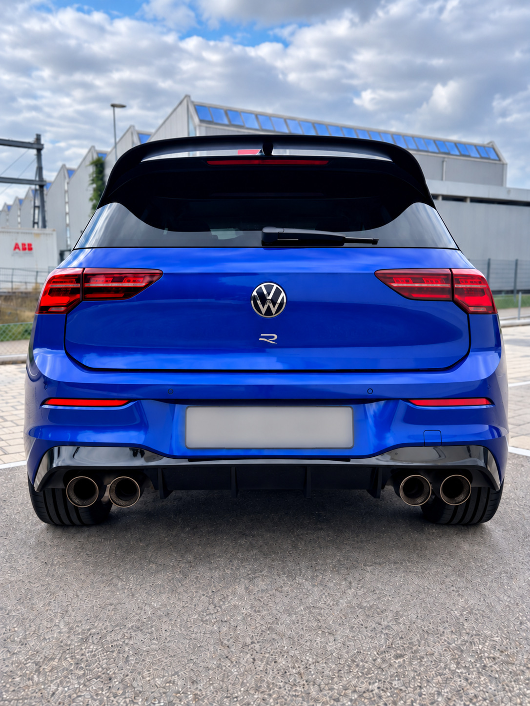 VW 2.0 TSI R DSG 4motion-image-2