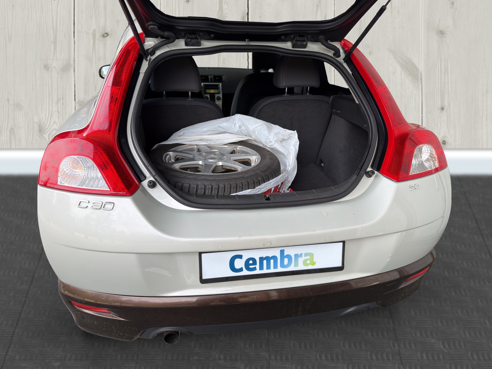 VOLVO C30 2.0 Momentum-image-14