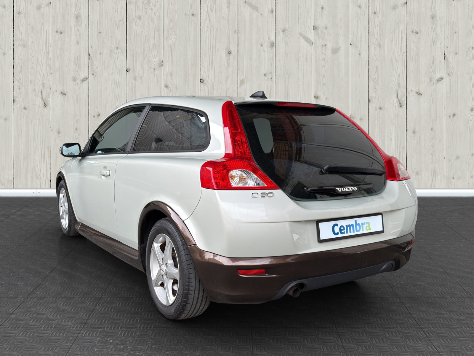 VOLVO C30 2.0 Momentum-image-4