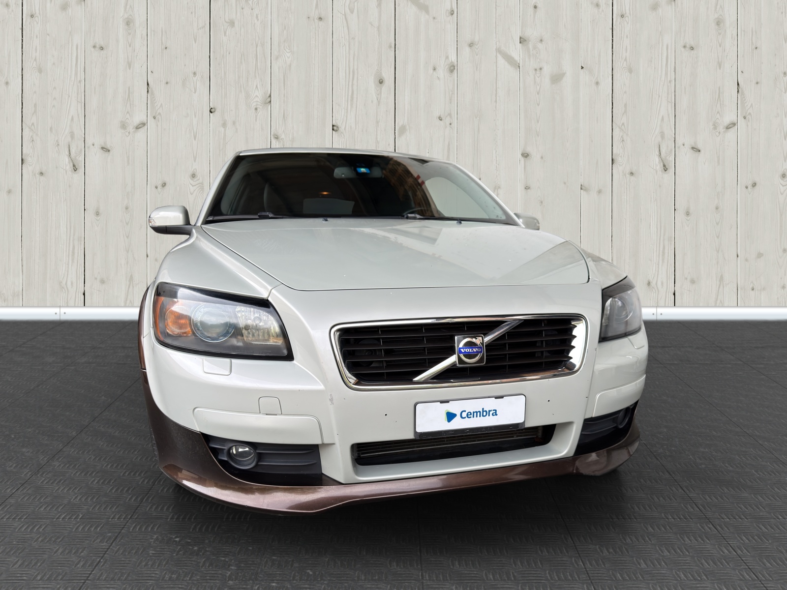 VOLVO C30 2.0 Momentum-image-1