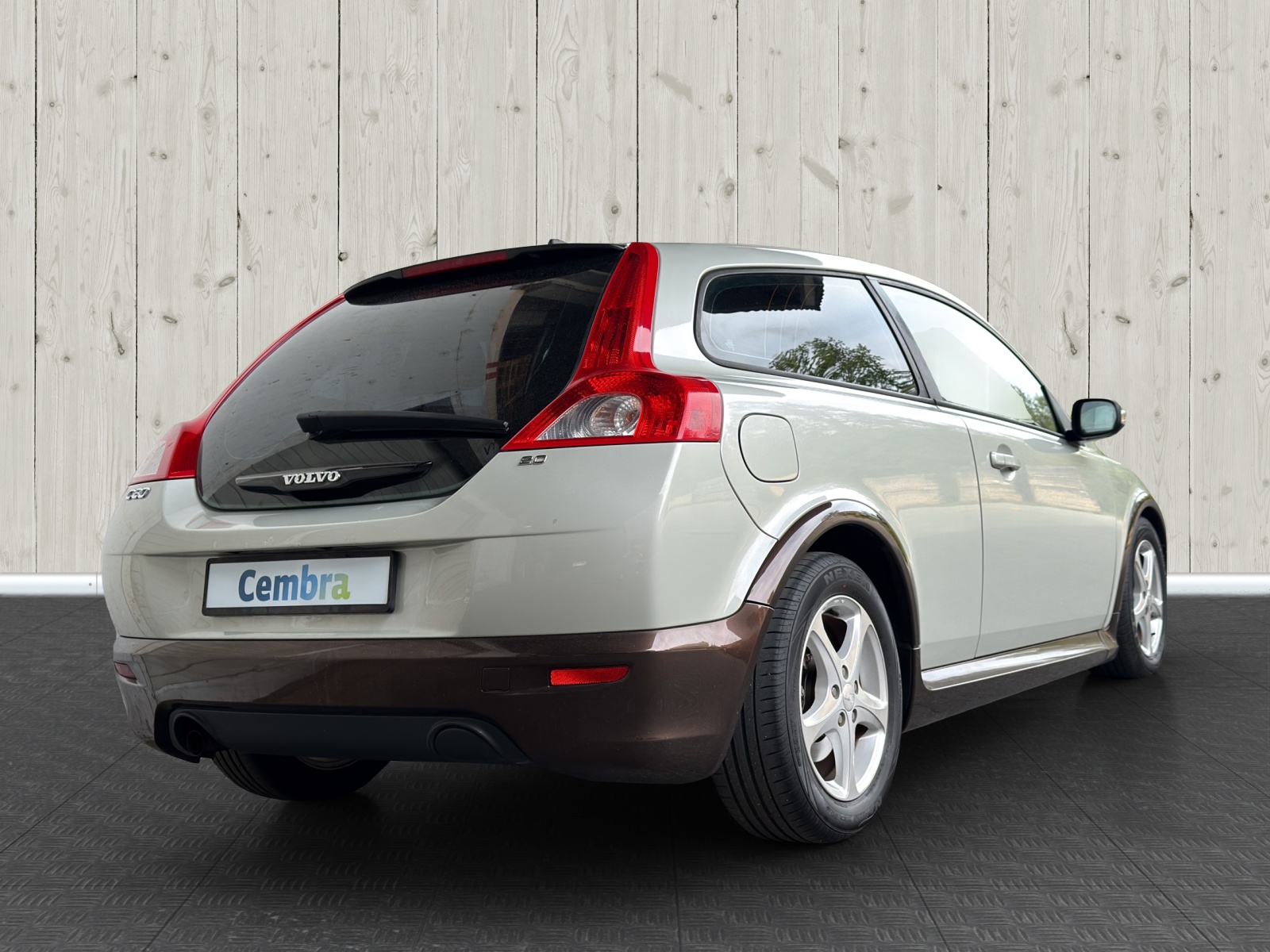 VOLVO C30 2.0 Momentum-image-6