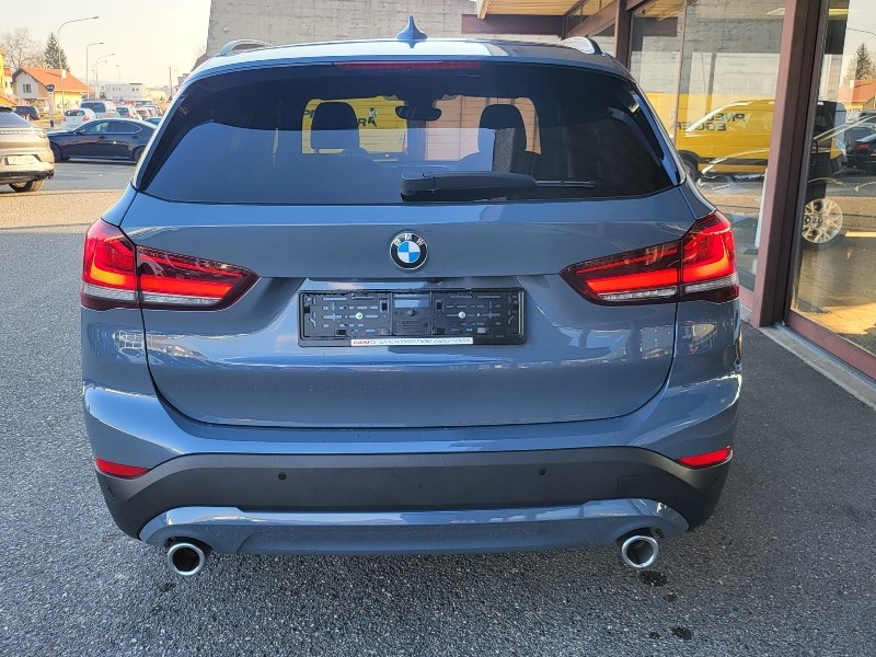 BMW X1 xDrive 20i Steptronic-image-4