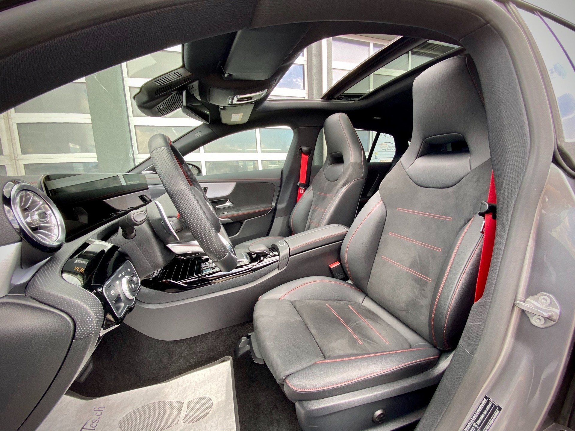 MERCEDES-BENZ CLA Shooting Brake 35 AMG 4Matic 7G-DCT - Véhicule Suisse (CH)-image-11