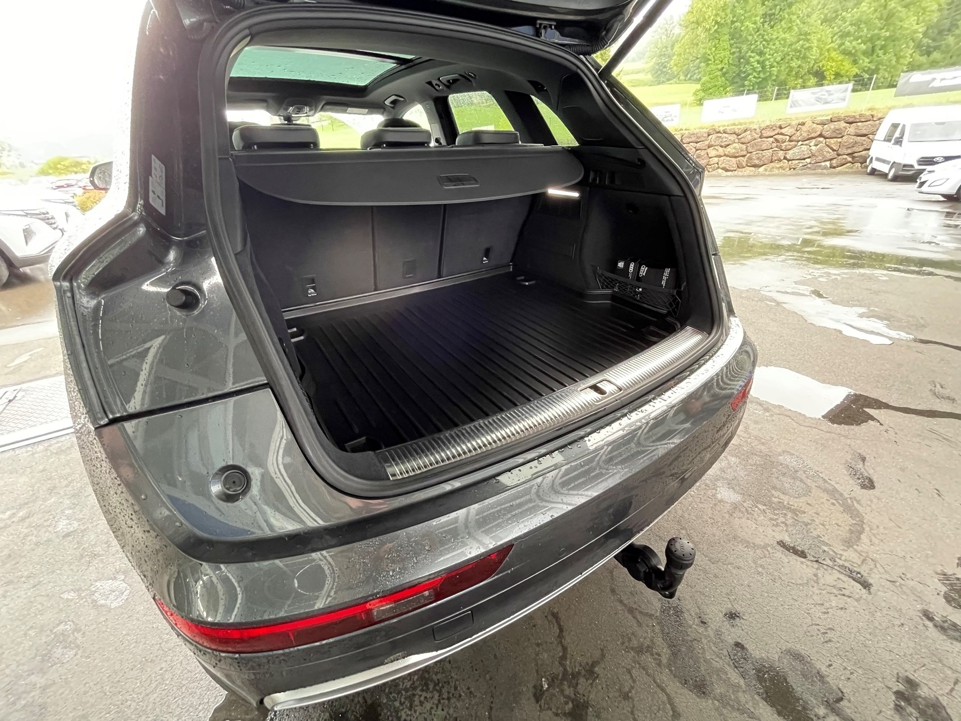 AUDI Q5 2.0 TFSI sport quattro S-tronic-image-8