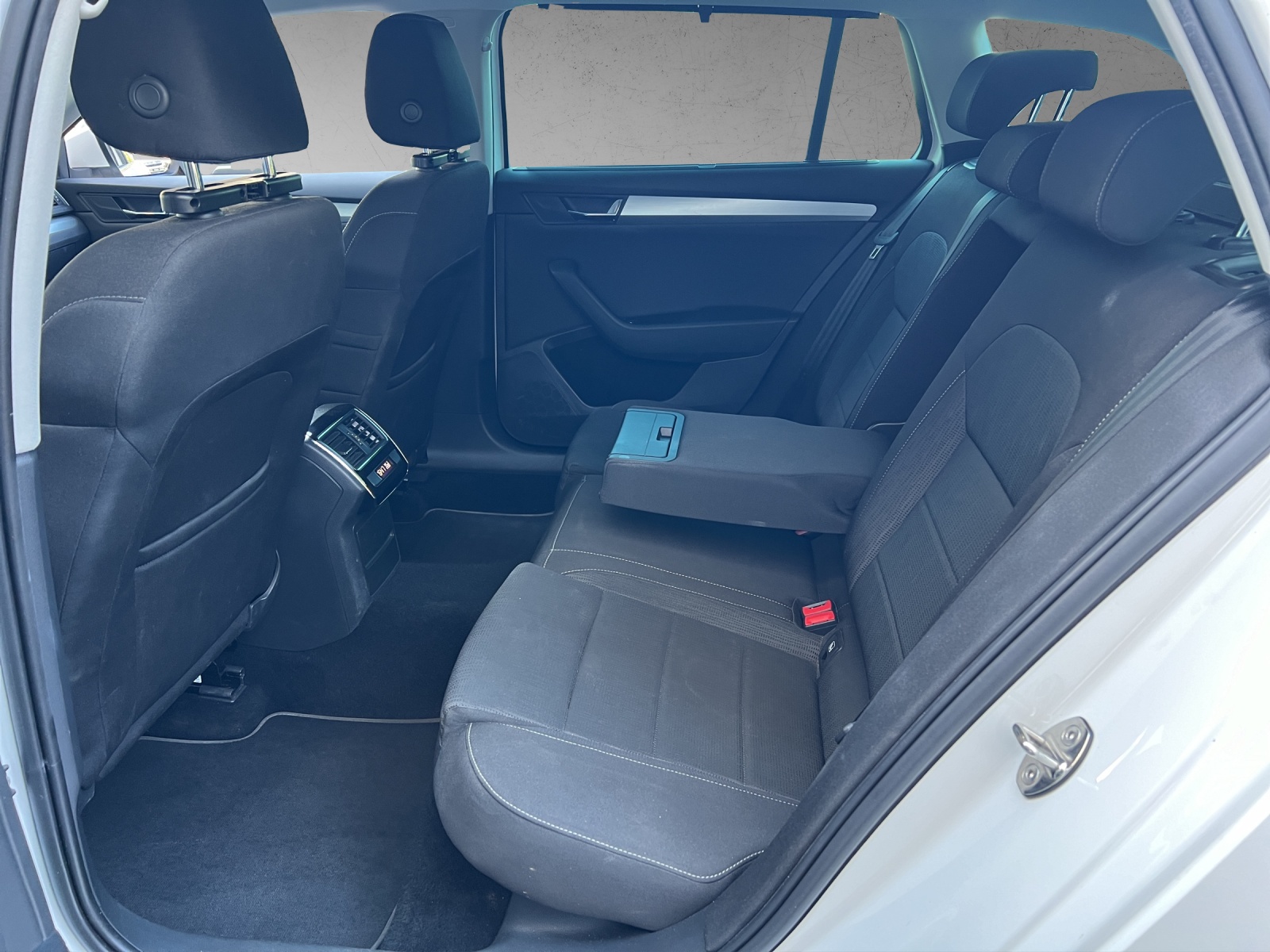SKODA Superb Combi 1.4 TSI ACT Style 4x4-image-14