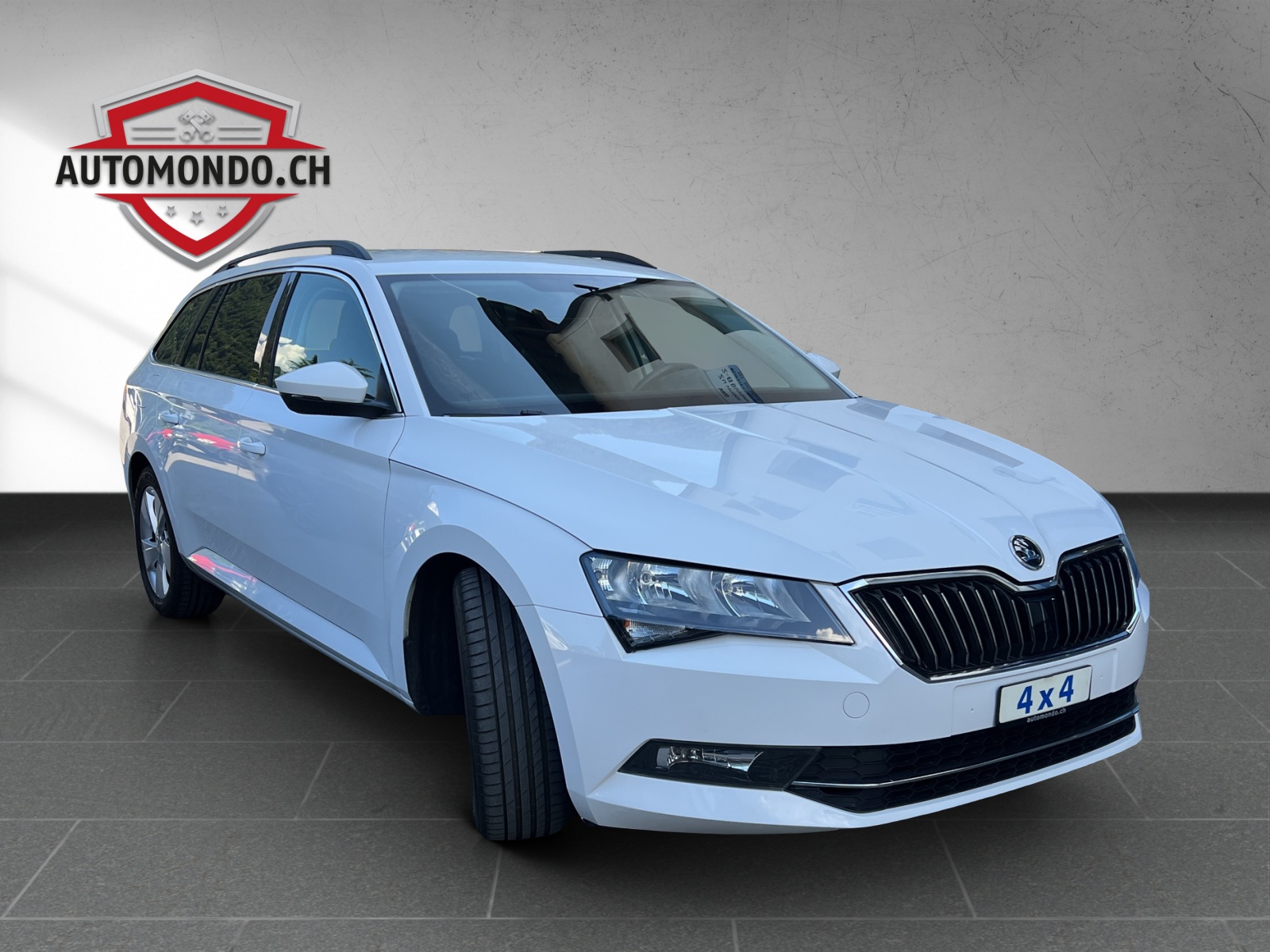 SKODA Superb Combi 1.4 TSI ACT Style 4x4-image-1