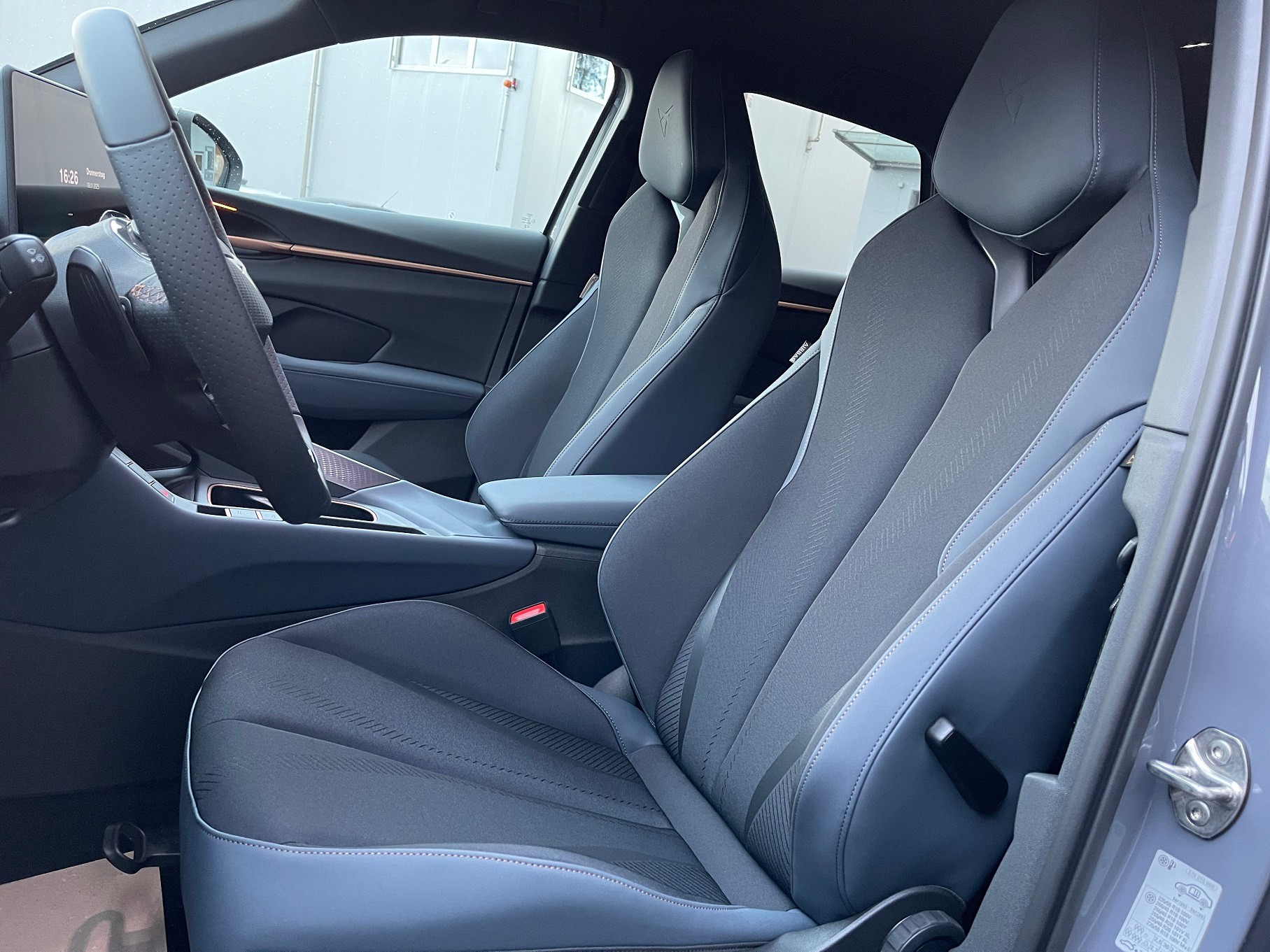CUPRA Terramar 1.5 eHybrid DSG VZ-image-6